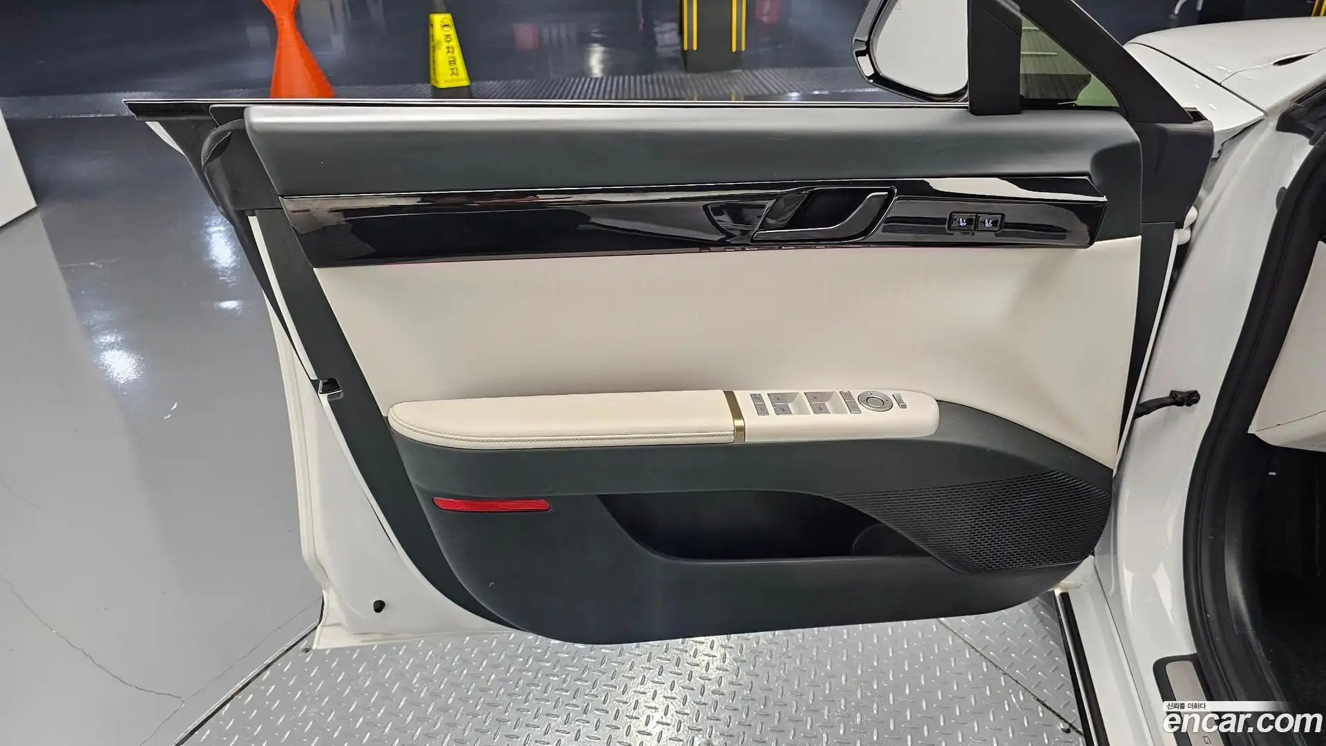 Grandeur Hyundai 2022.11-INNER-034