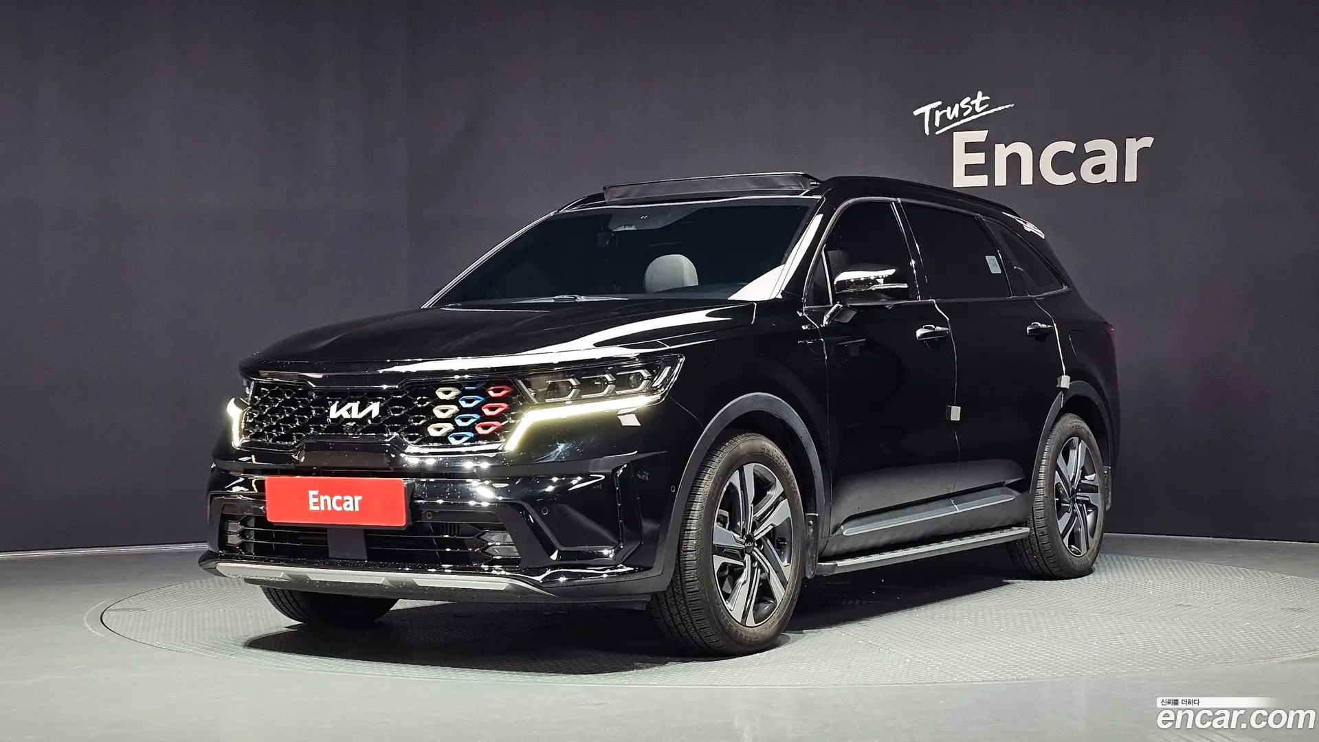 Main__Slider__Photo:Sorento Kia 2021.9-0