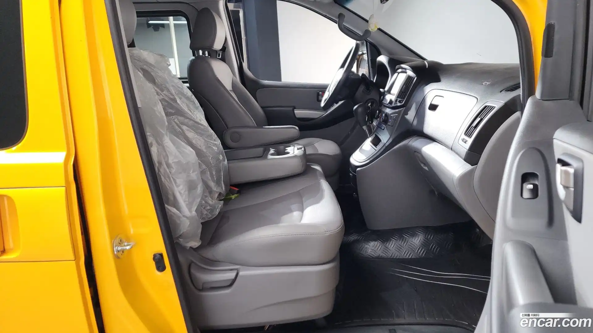 Starex Hyundai 2020.3-INNER-036