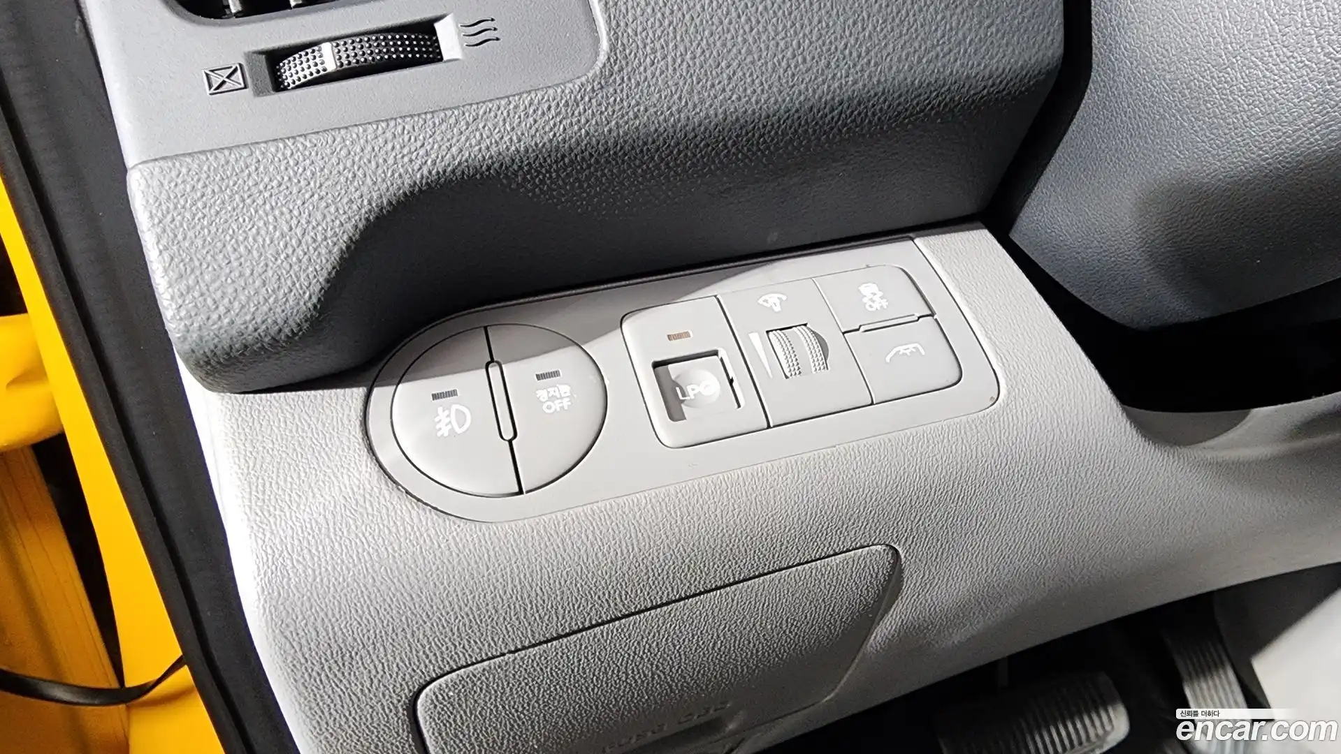 Starex Hyundai 2020.3-OPTION-041