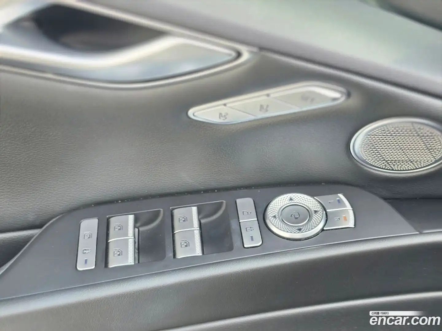 G80 Genesis 2022.3-INNER-010