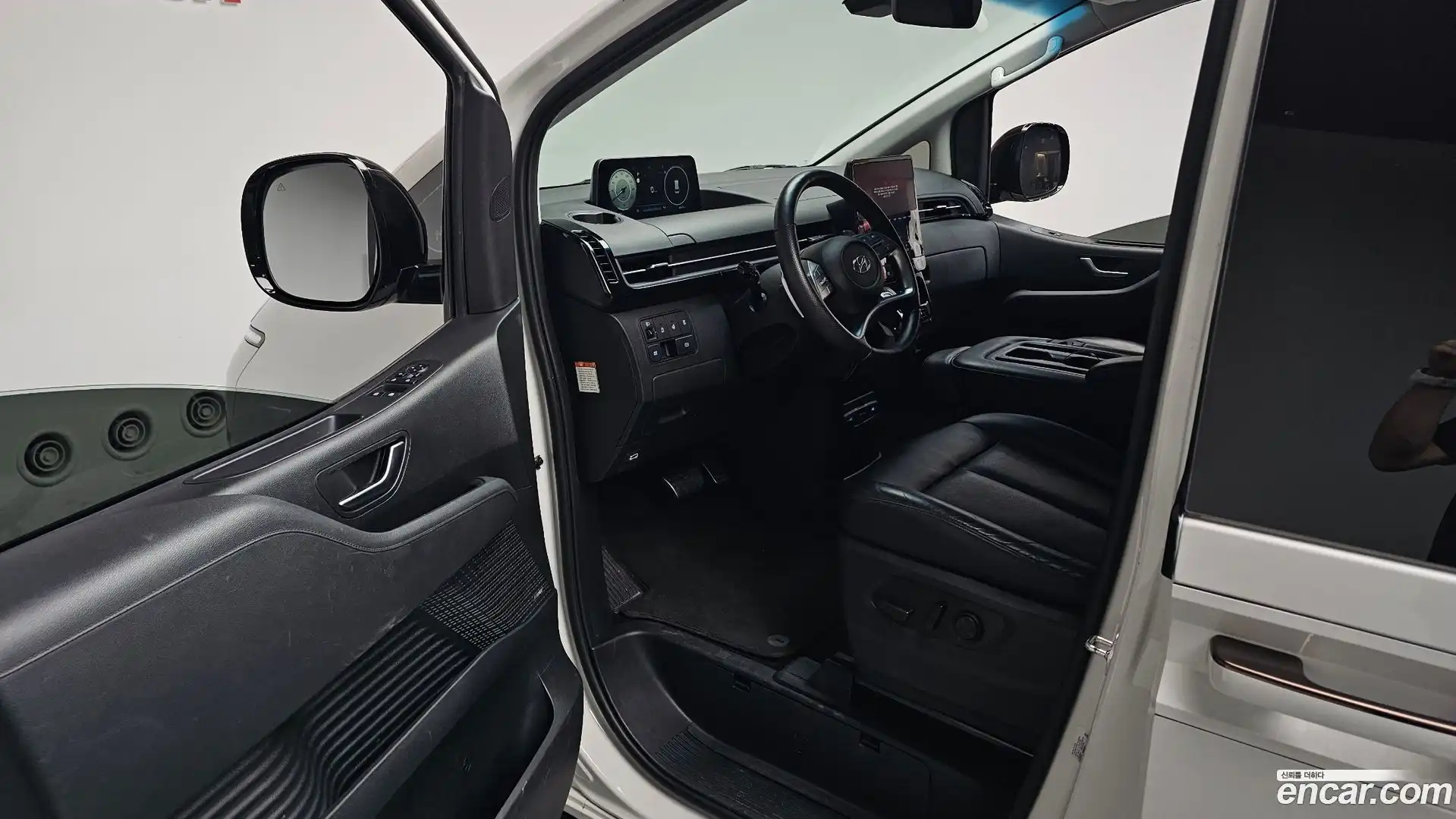 Staria Hyundai 2023.7-INNER-010