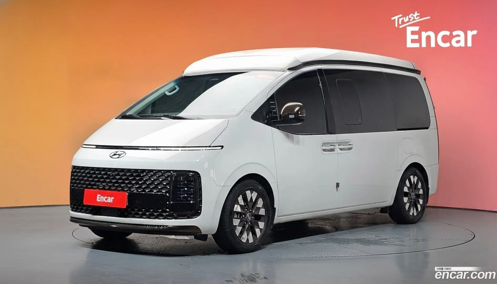 Main__Slider__Photo:Staria Hyundai 2023.7-0