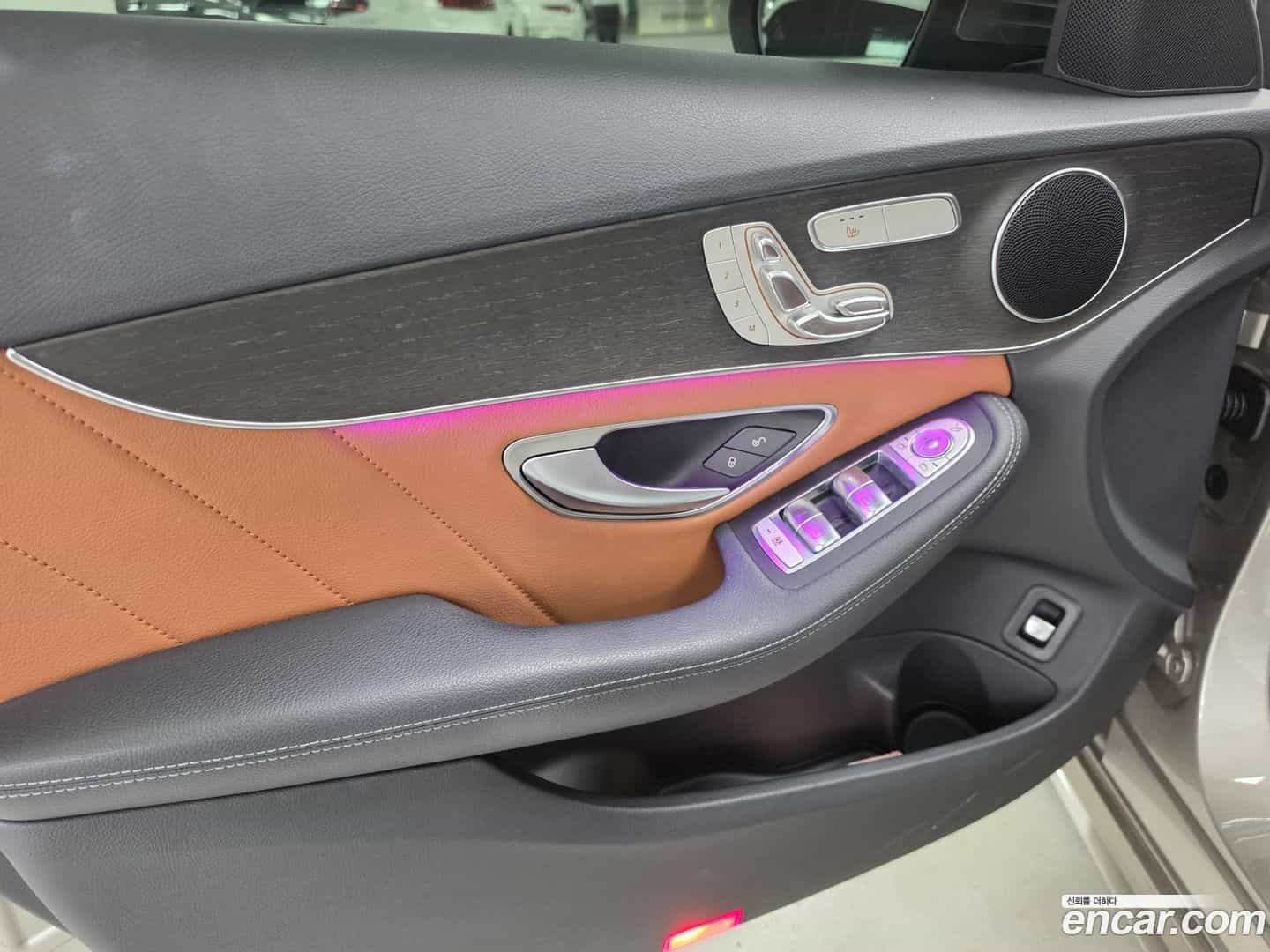 C-Class Mercedes-Benz 2019.6-OPTION-019