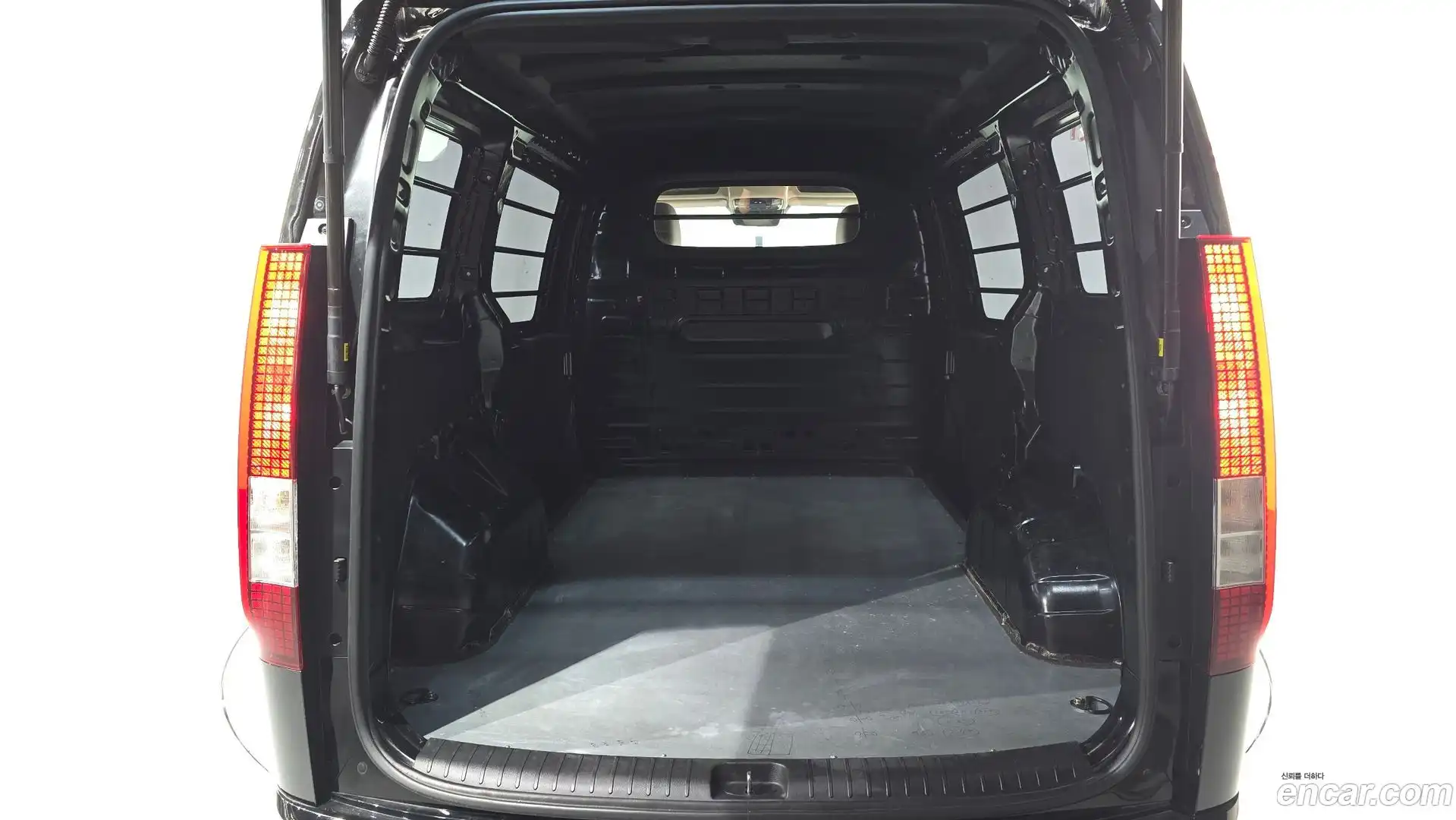 Staria Hyundai 2025.3-OPTION-021