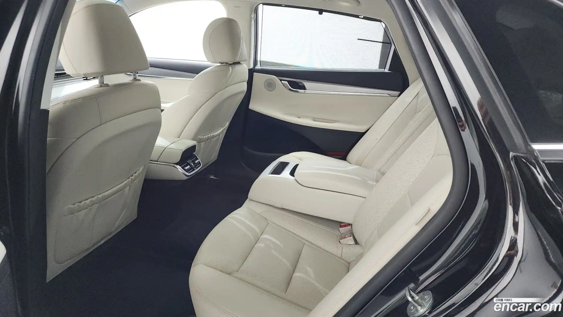 Grandeur Hyundai 2022.5-OPTION-015