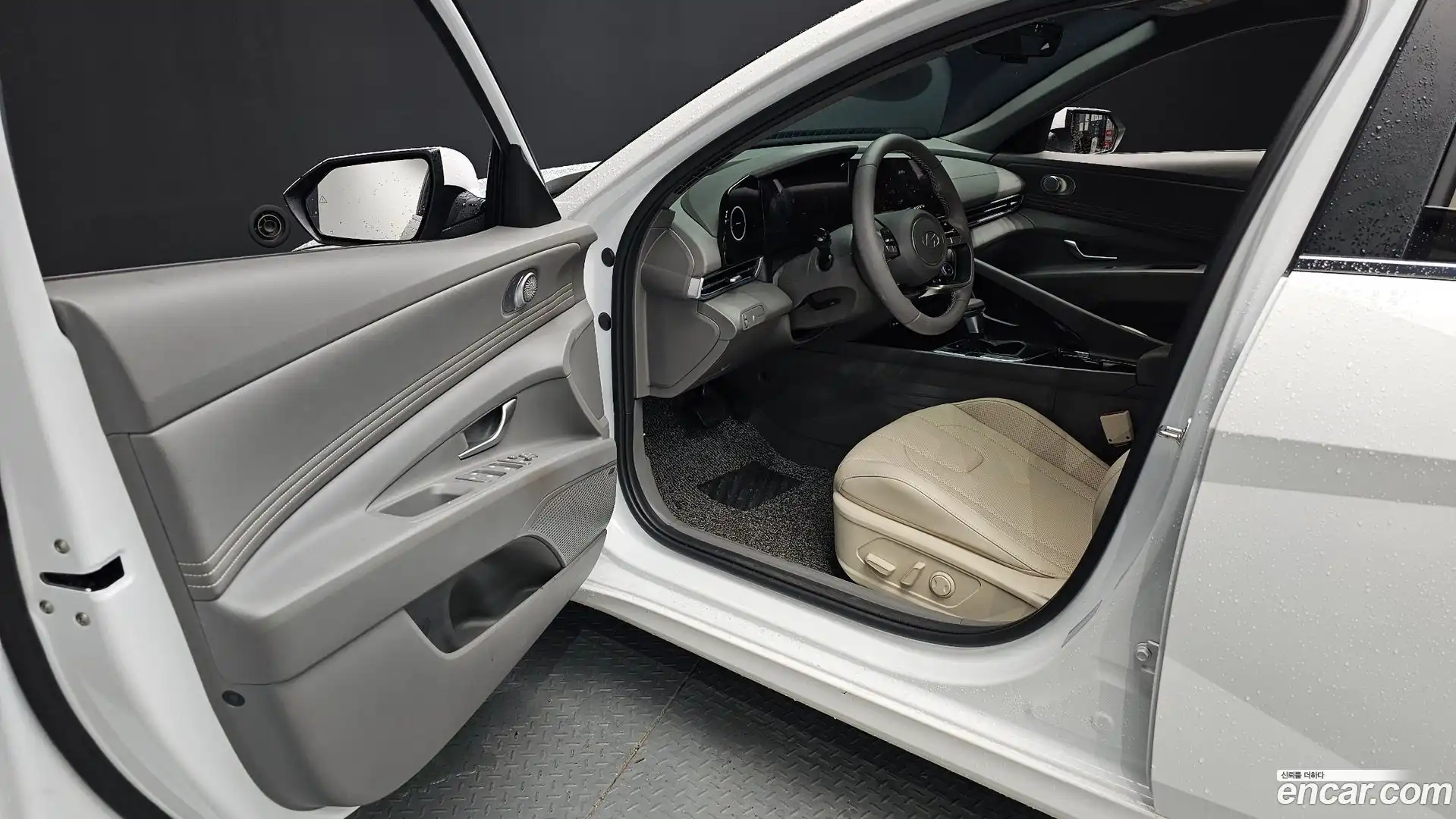 AVANTE Hyundai 2023.10-INNER-010
