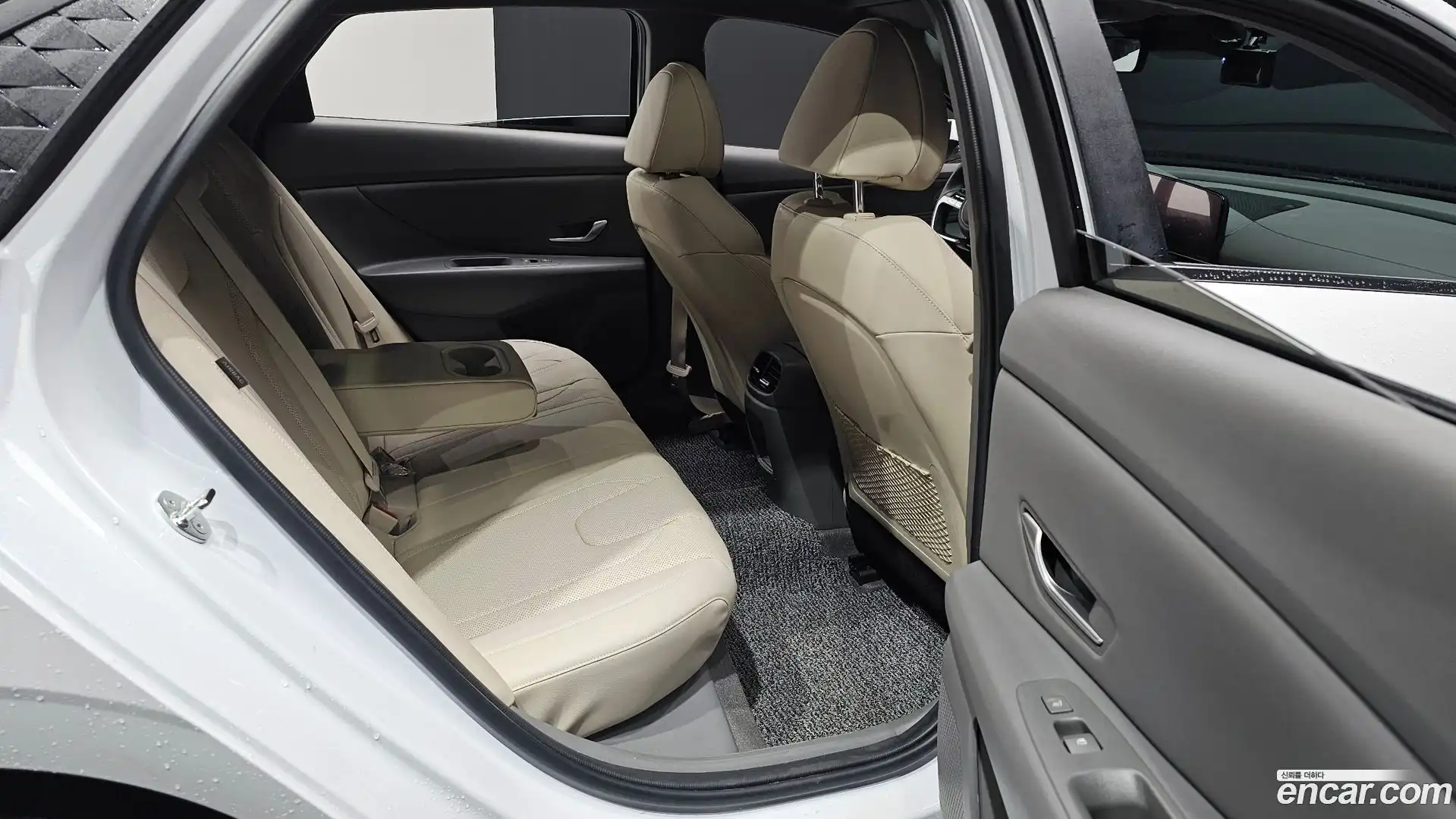 AVANTE Hyundai 2023.10-OPTION-016