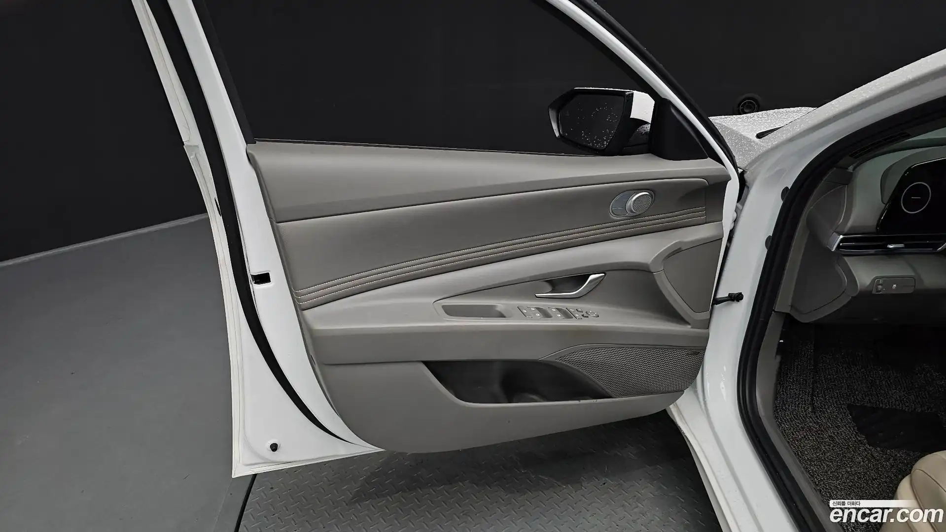 AVANTE Hyundai 2023.10-INNER-034