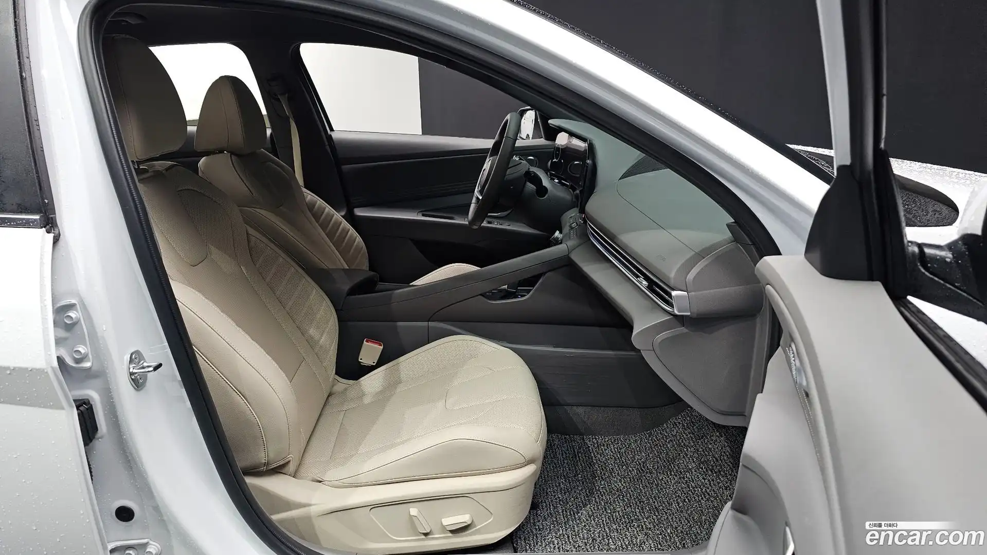 AVANTE Hyundai 2023.10-INNER-036