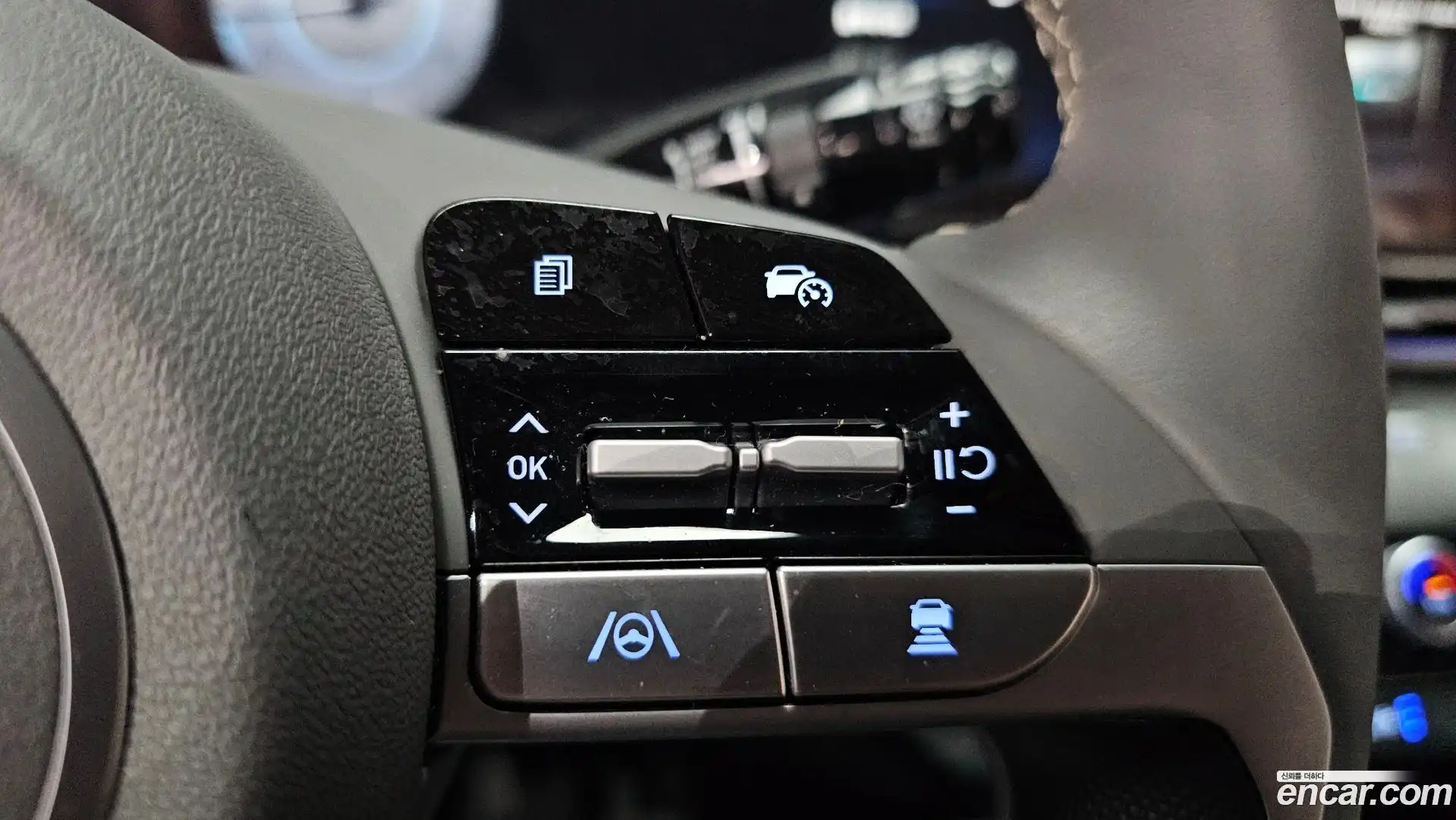 AVANTE Hyundai 2023.10-OPTION-040