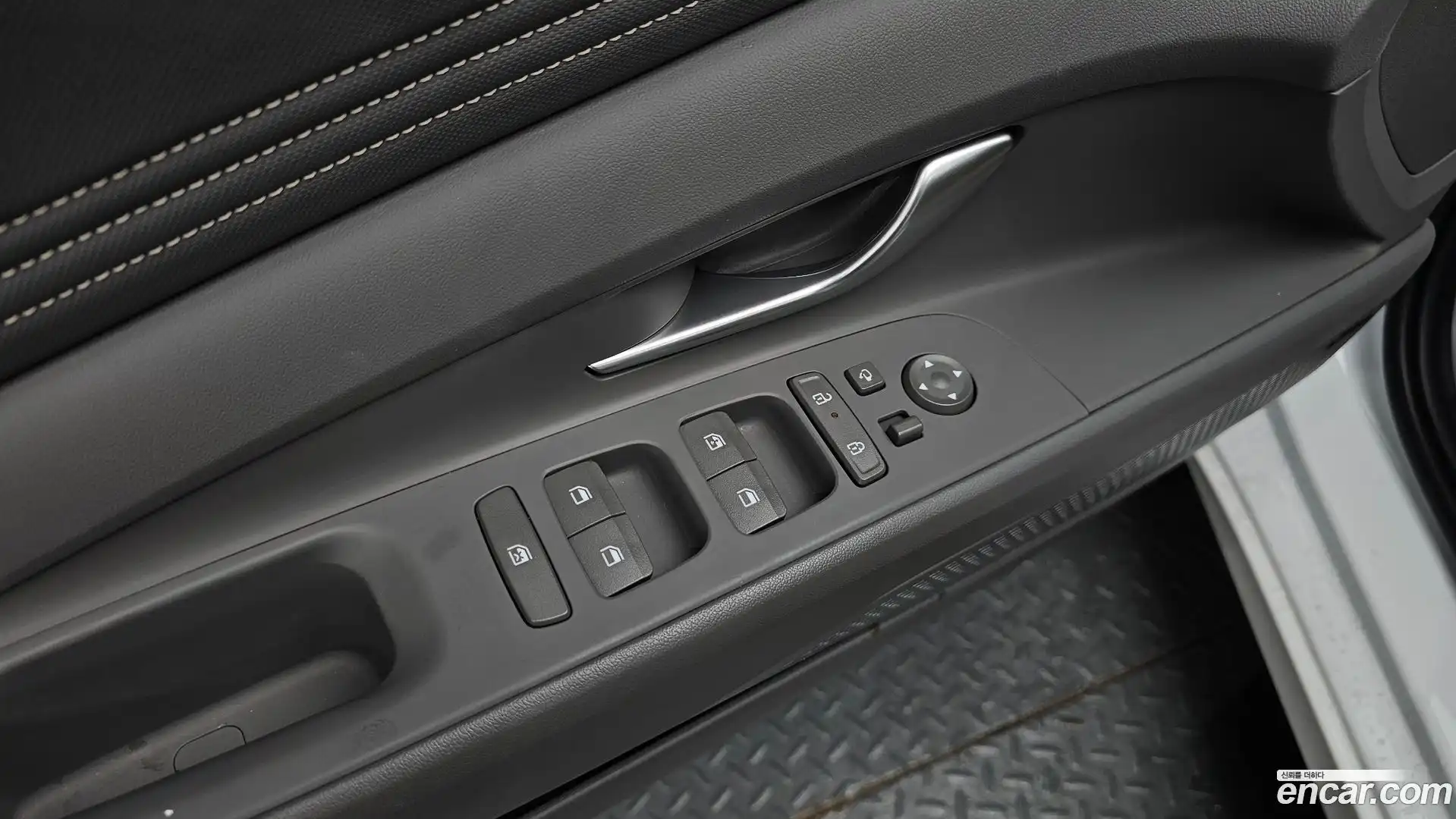 AVANTE Hyundai 2023.10-OPTION-043