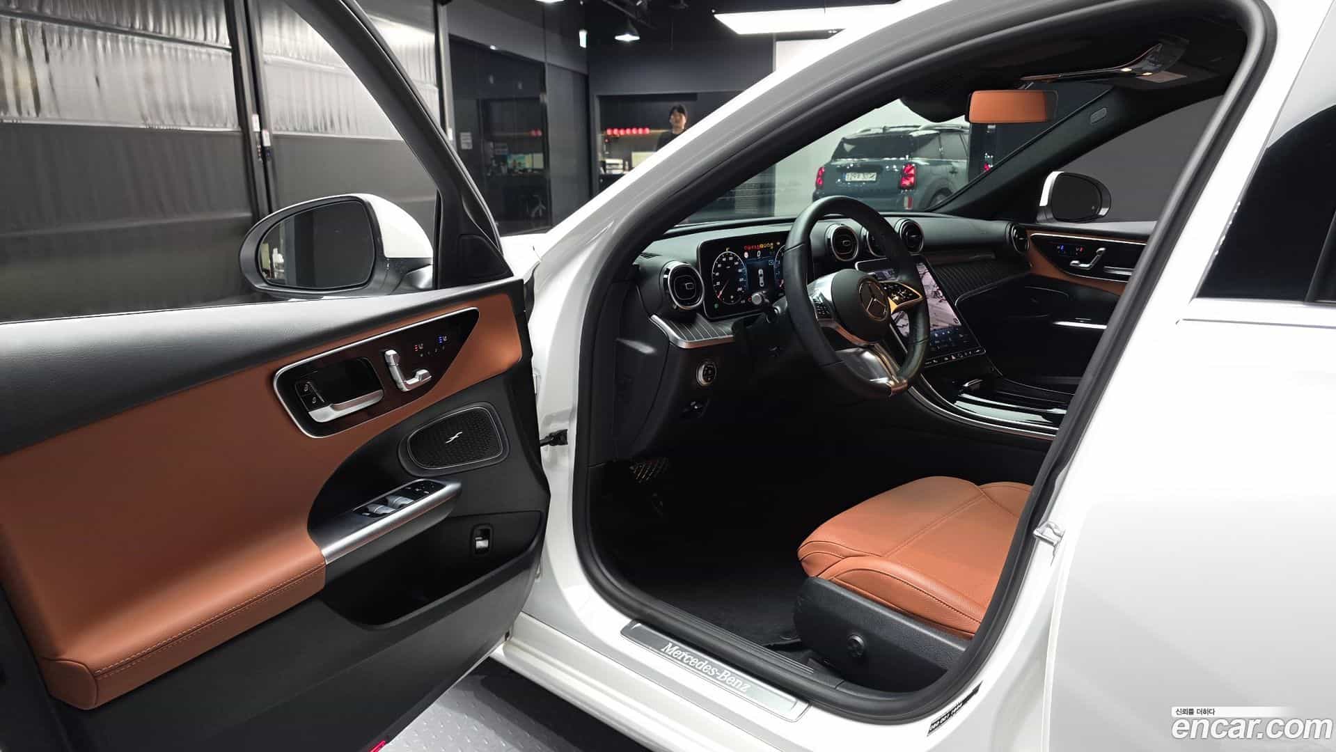 C-Class Mercedes-Benz 2024.0-INNER-010