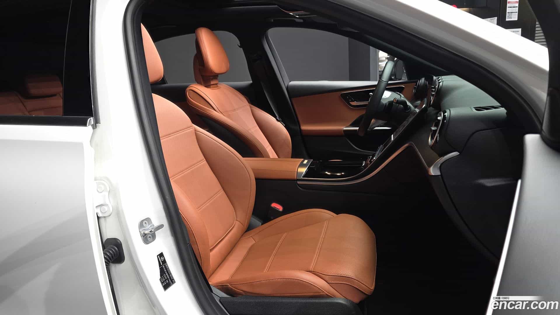 C-Class Mercedes-Benz 2024.0-OPTION-015