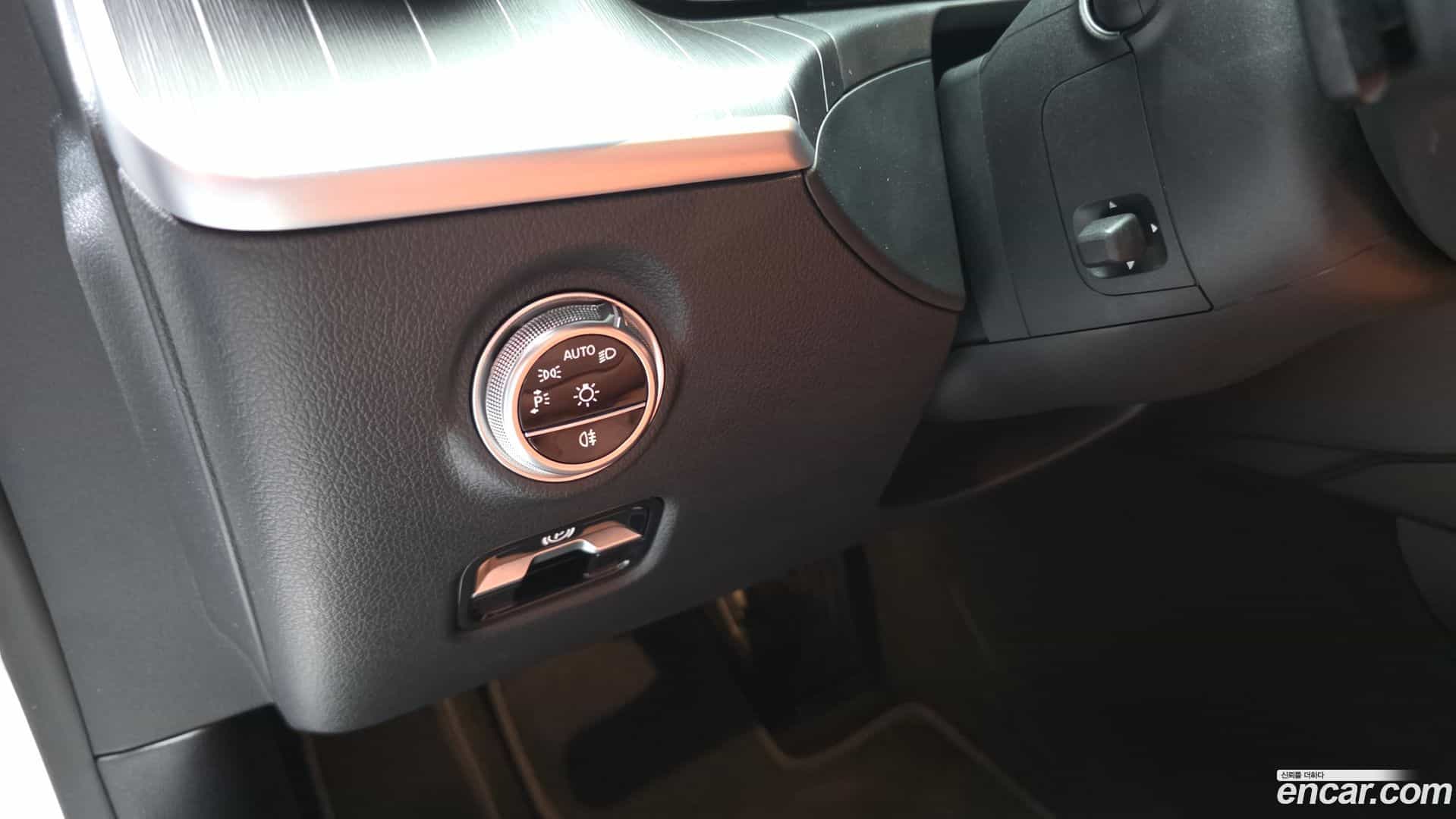 C-Class Mercedes-Benz 2024.0-OPTION-022