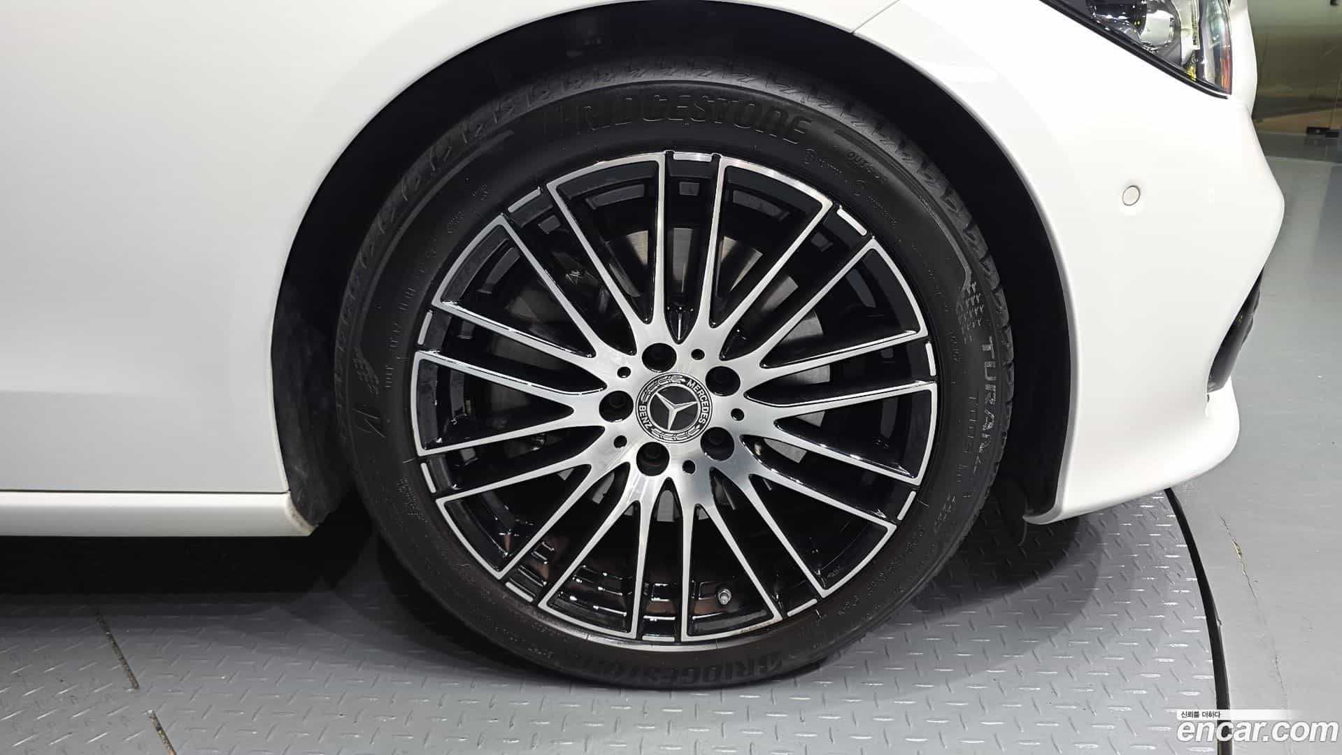 C-Class Mercedes-Benz 2024.0-OUTER-031