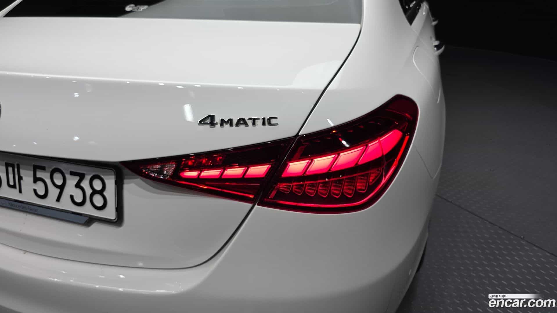 C-Class Mercedes-Benz 2024.0-OUTER-033