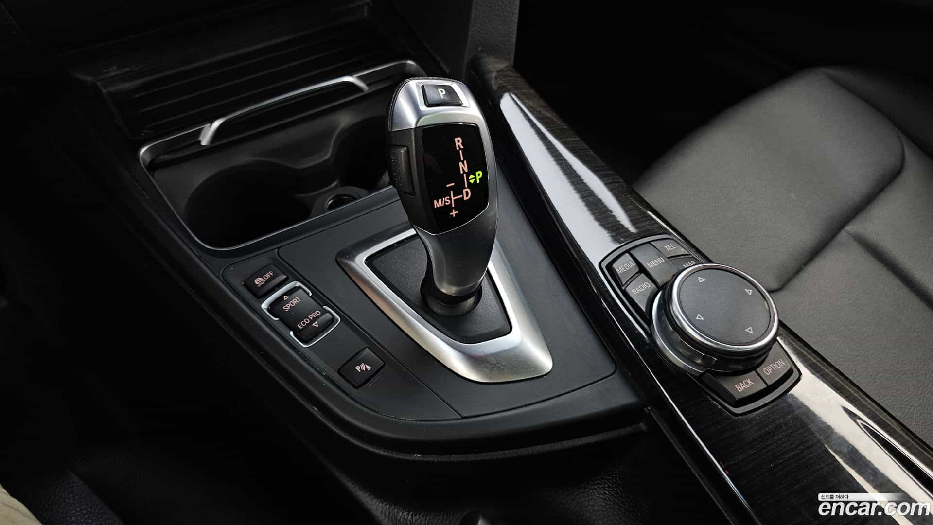 Gran Turismo BMW 2016.2-INNER-009
