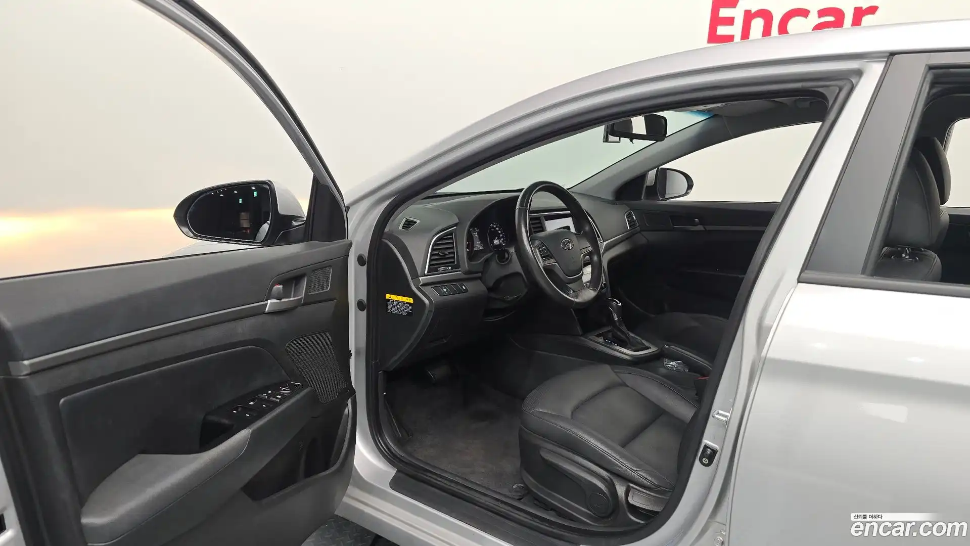 AVANTE Hyundai 2015.11-INNER-010