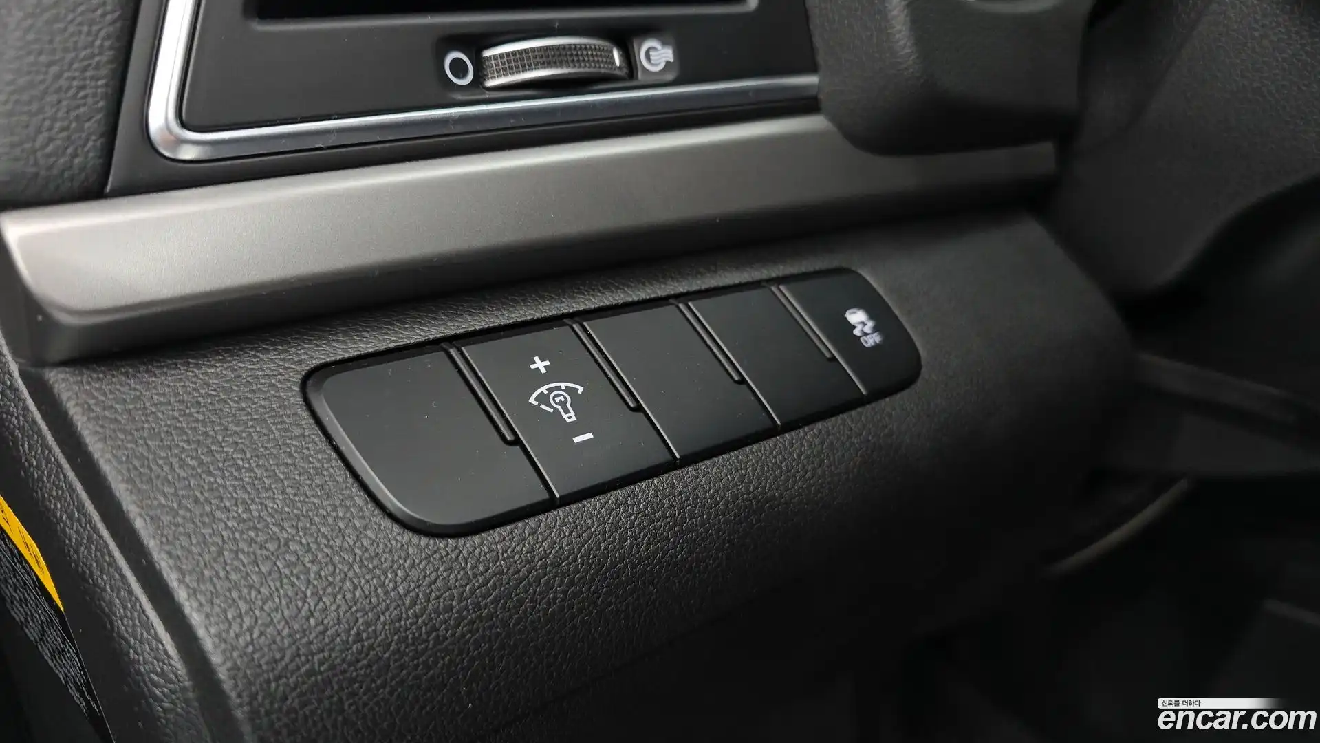 AVANTE Hyundai 2015.11-OPTION-021
