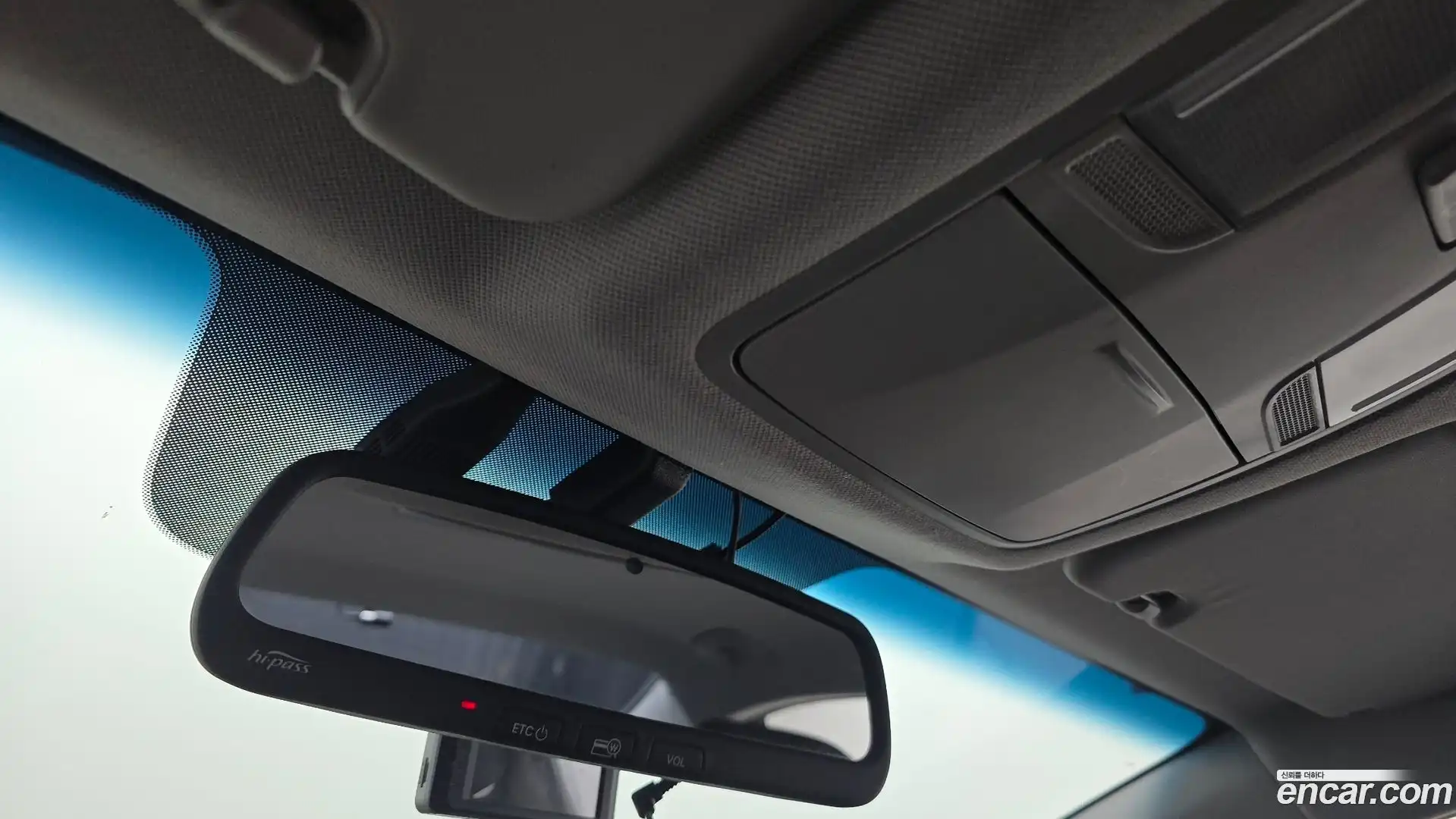 AVANTE Hyundai 2015.11-OPTION-023