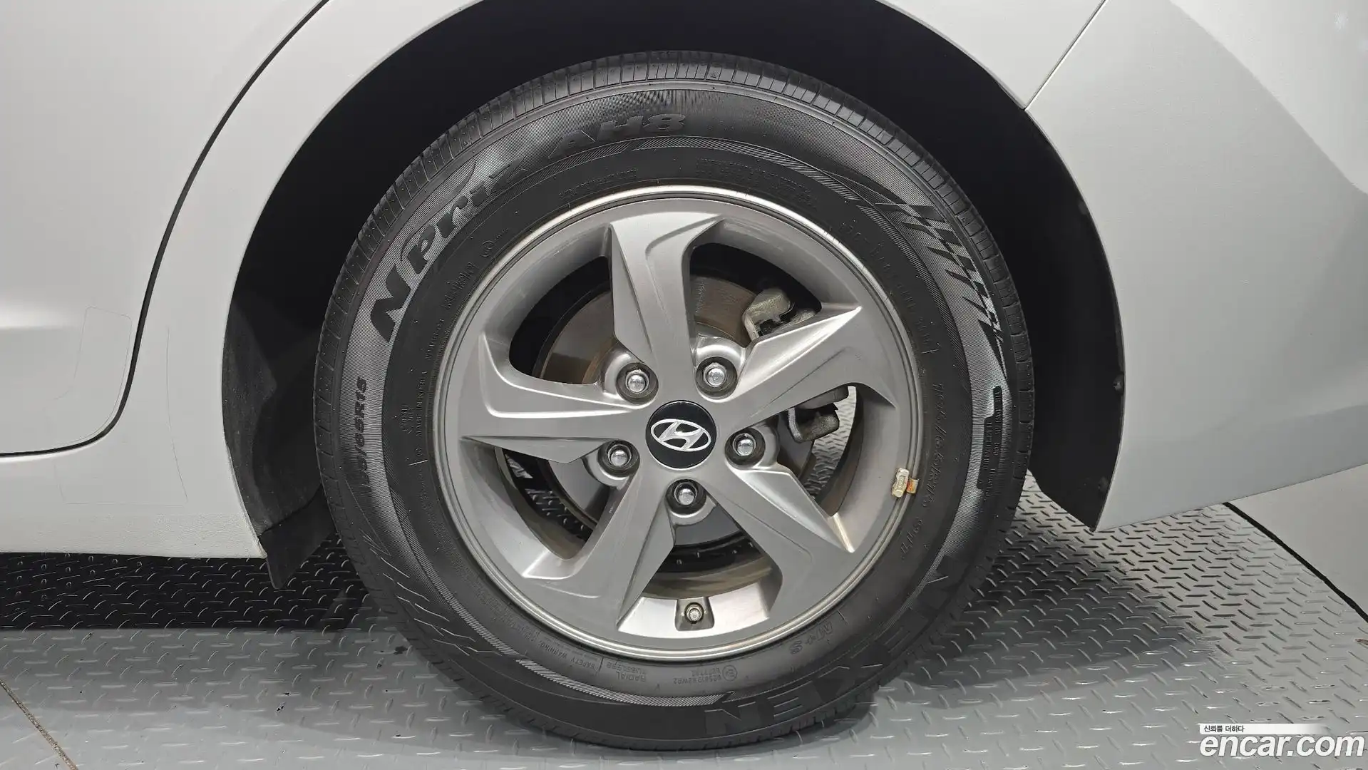 AVANTE Hyundai 2015.11-OUTER-031