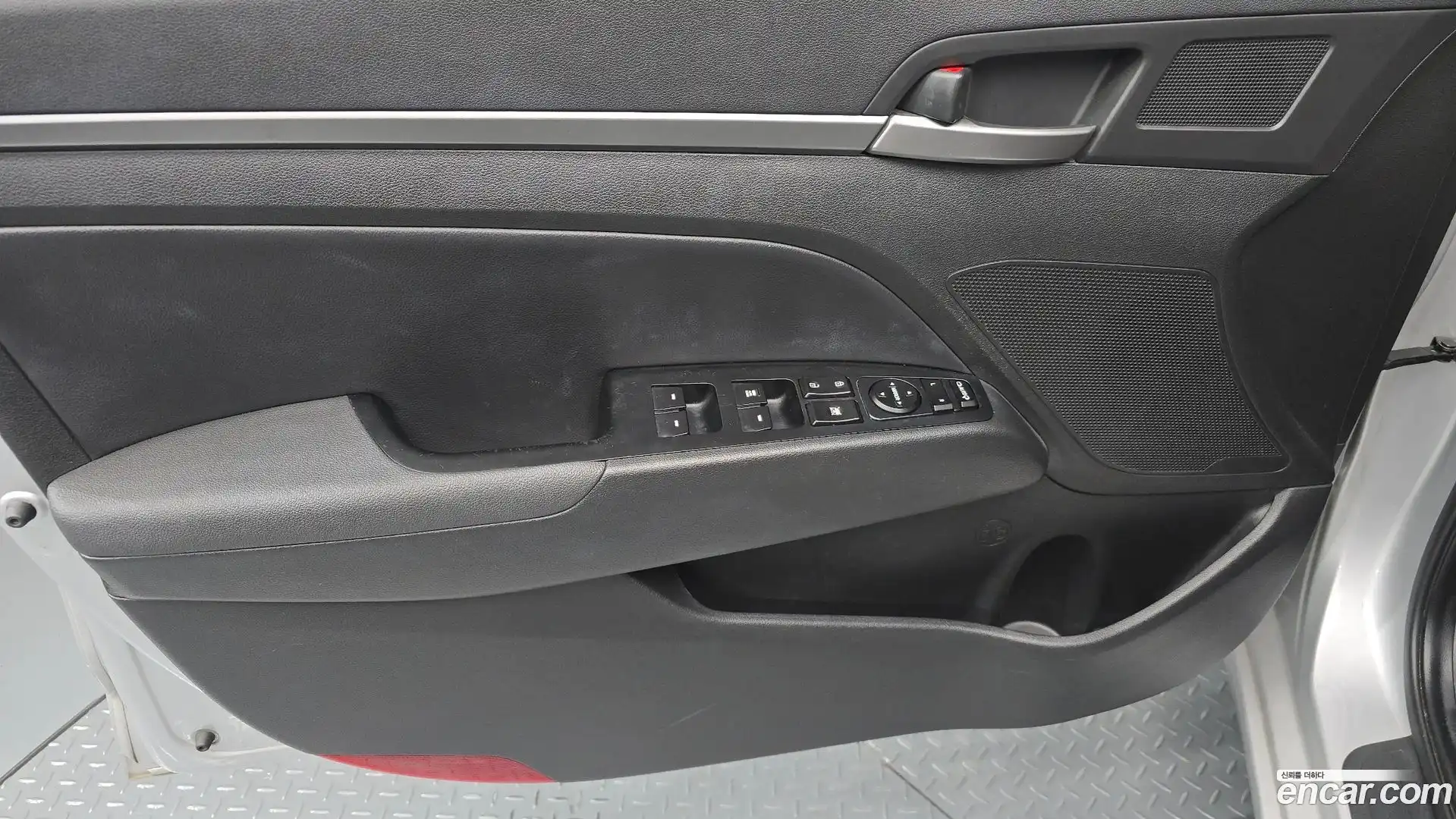 AVANTE Hyundai 2015.11-INNER-034