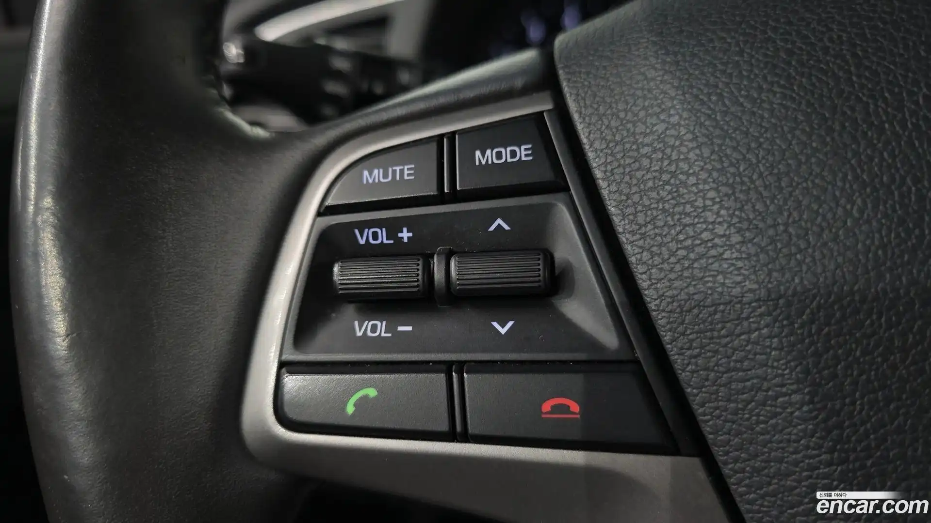 AVANTE Hyundai 2015.11-OPTION-040
