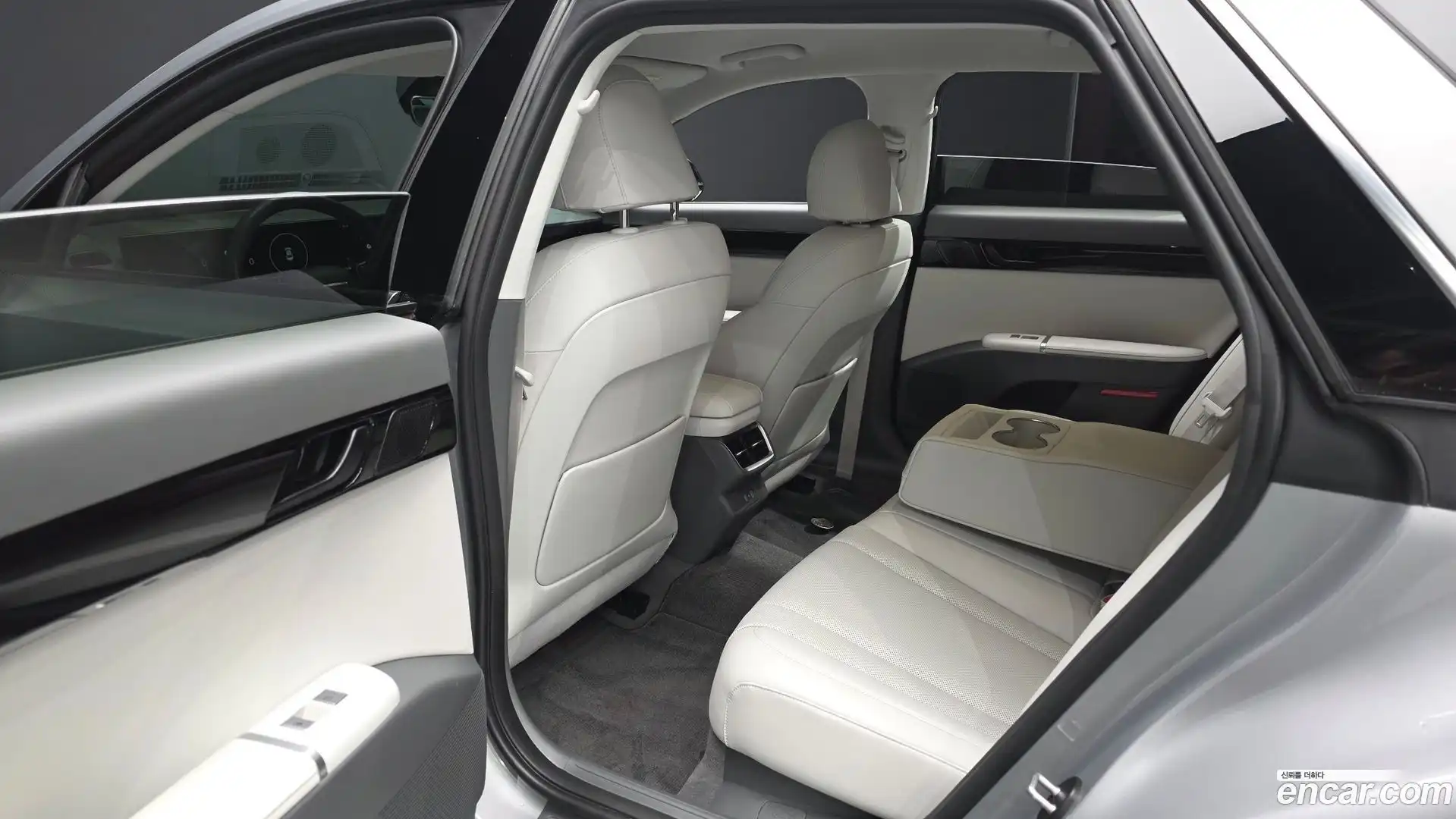 Grandeur Hyundai 2023.7-OPTION-015