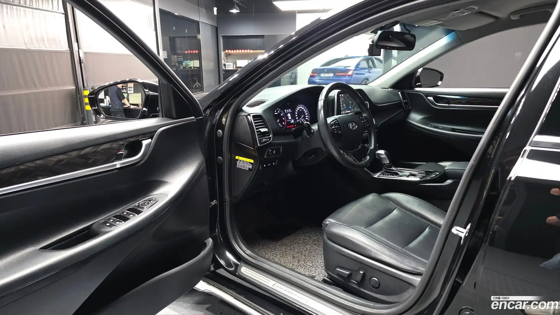 Grandeur Hyundai 2017.0-INNER-010