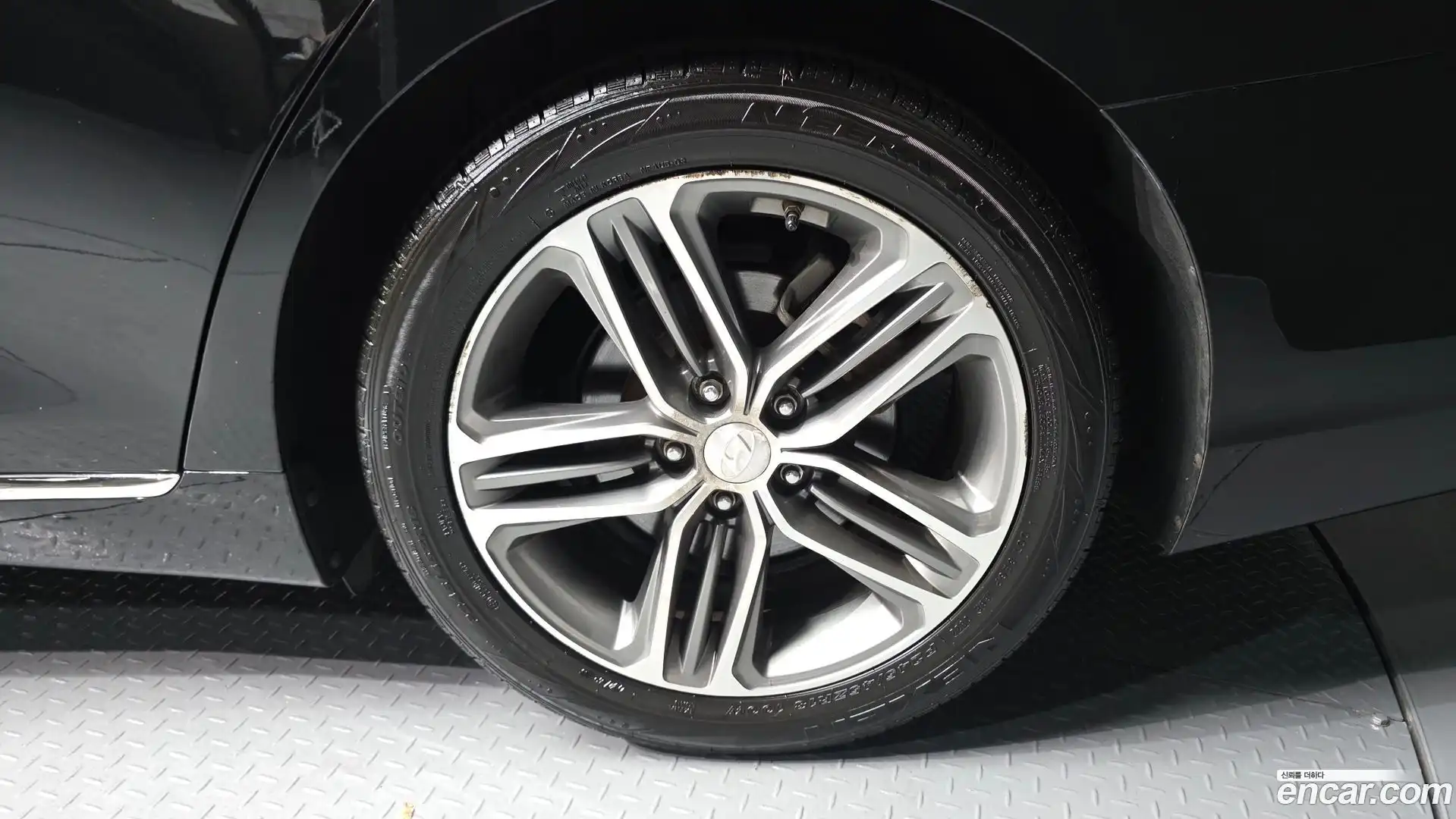 Grandeur Hyundai 2017.0-OUTER-031