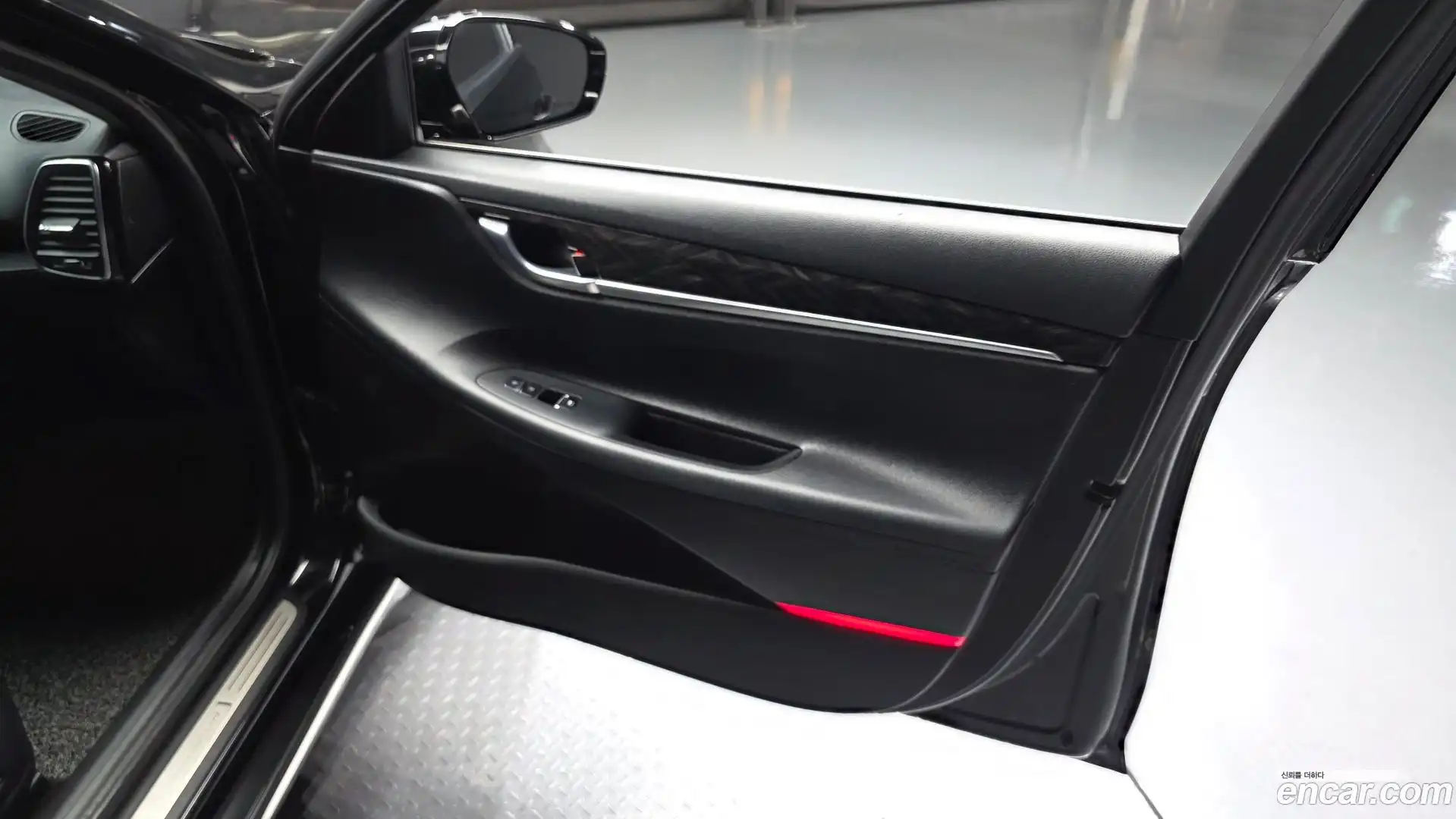 Grandeur Hyundai 2017.0-INNER-034