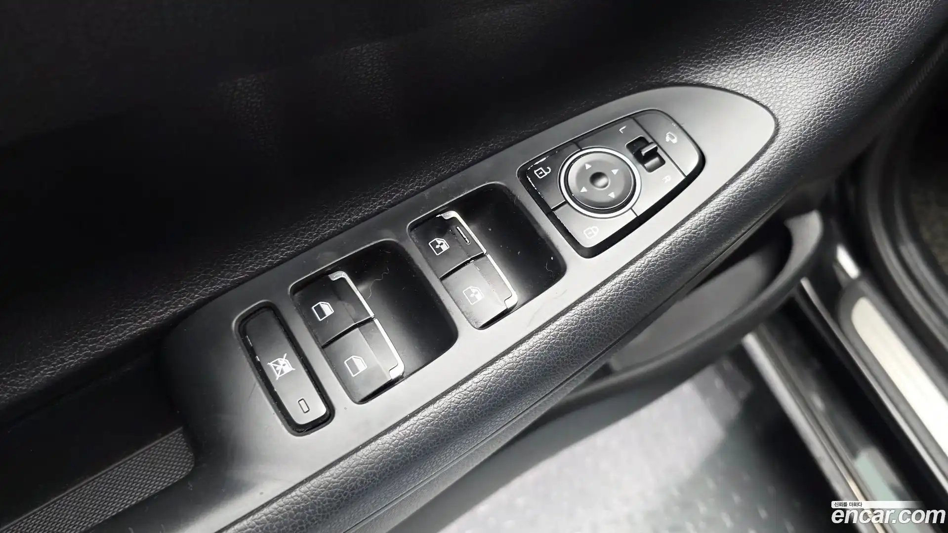 Grandeur Hyundai 2017.0-OPTION-040