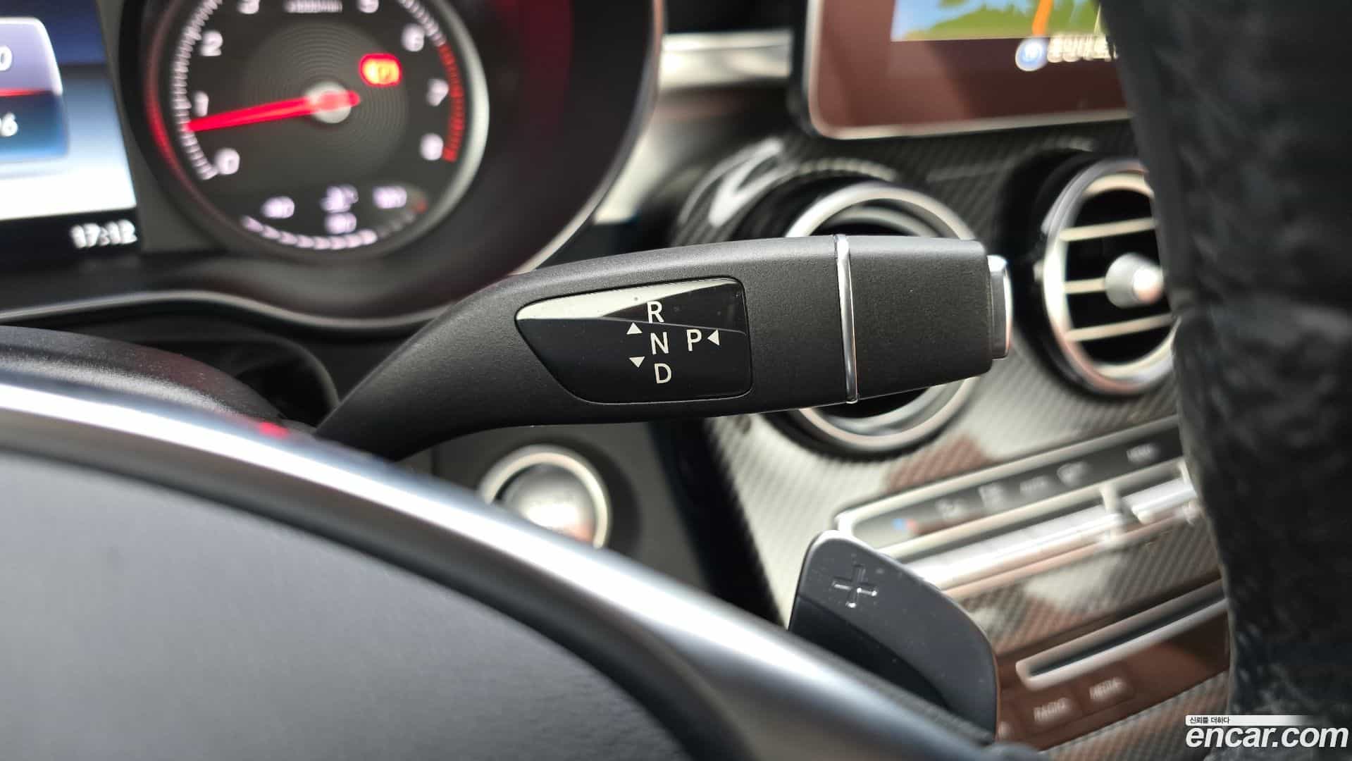 C-Class Mercedes-Benz 2017.2-INNER-009
