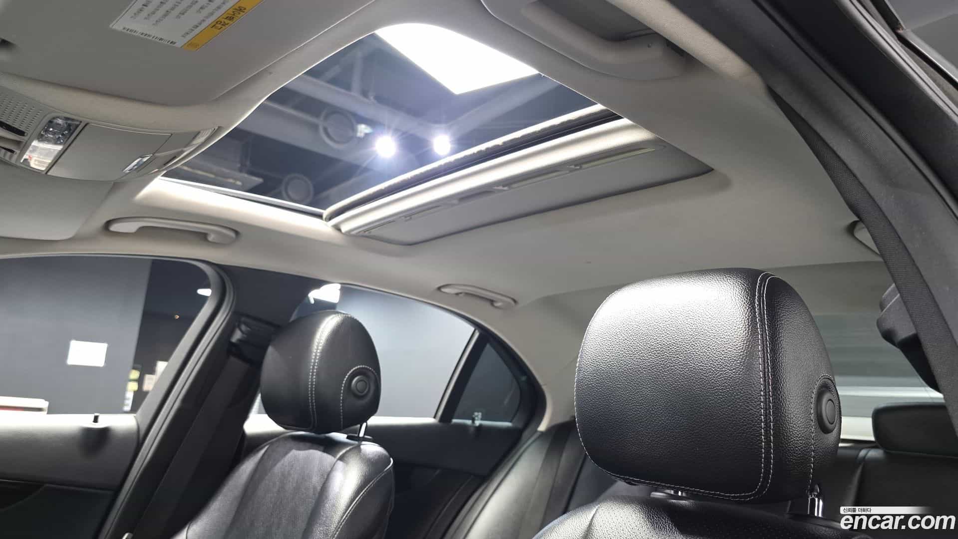C-Class Mercedes-Benz 2017.6-OPTION-020