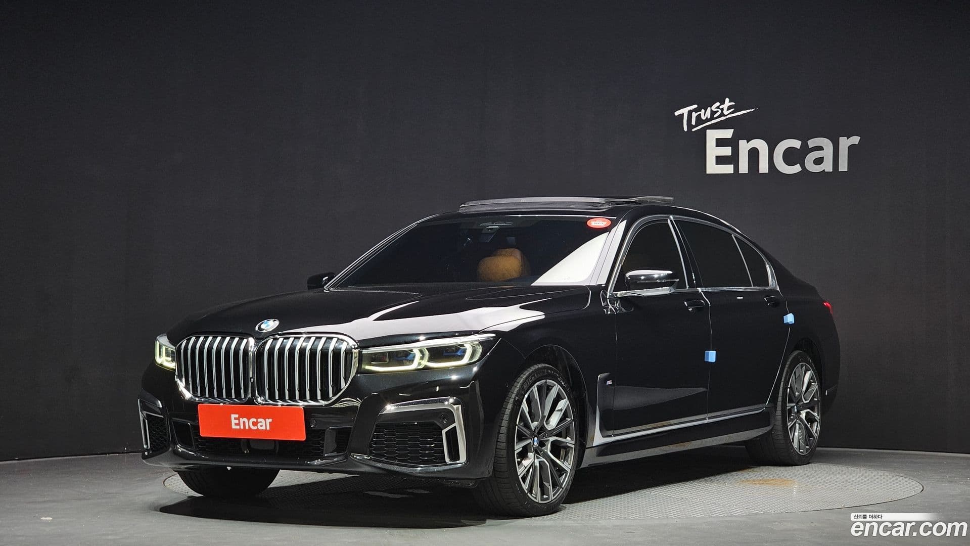 Main__Slider__Photo:7-Series BMW 2019.11-0