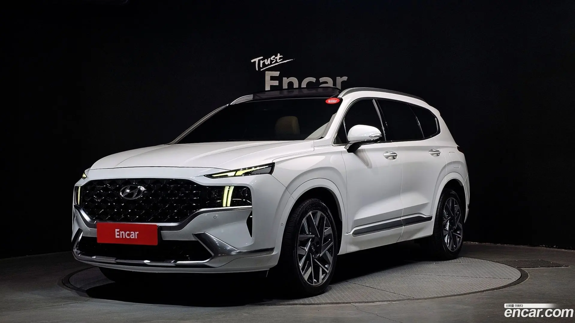 Main__Slider__Photo:Santafe Hyundai 2020.10-0