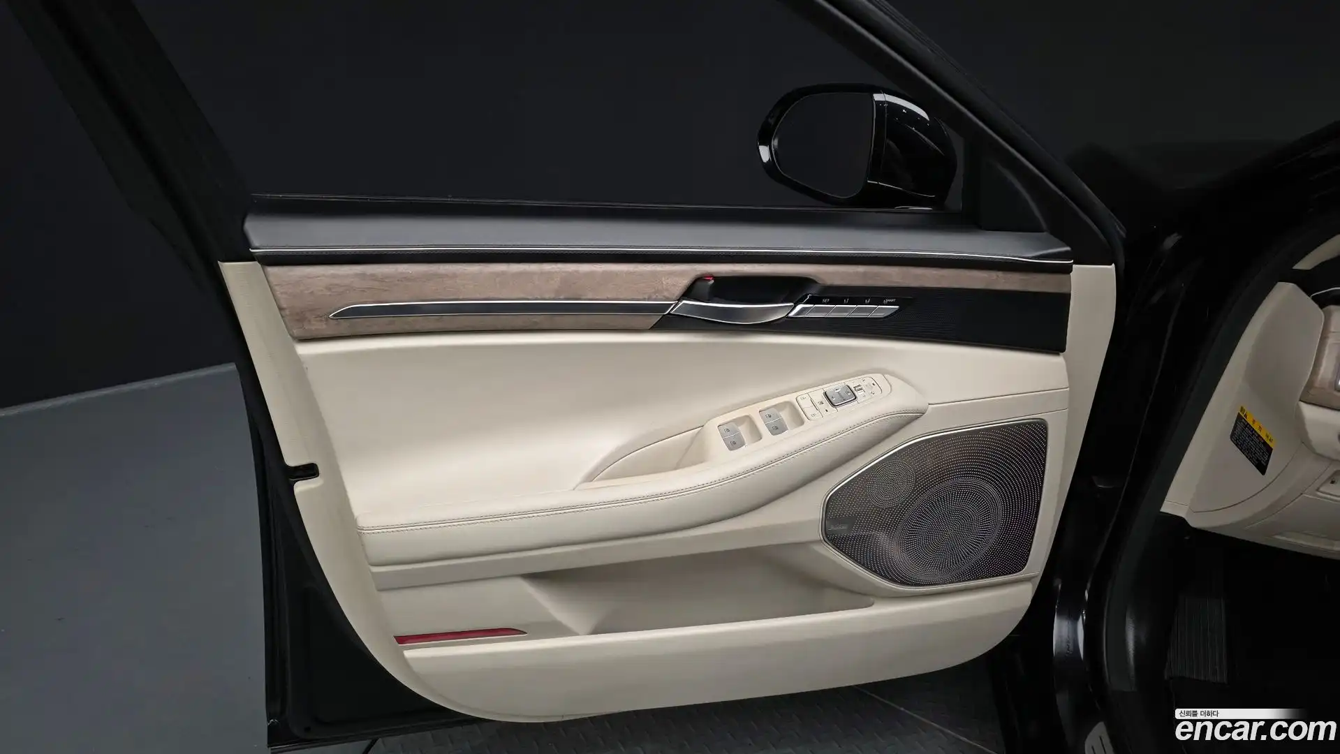G90 Genesis 2020.2-INNER-034