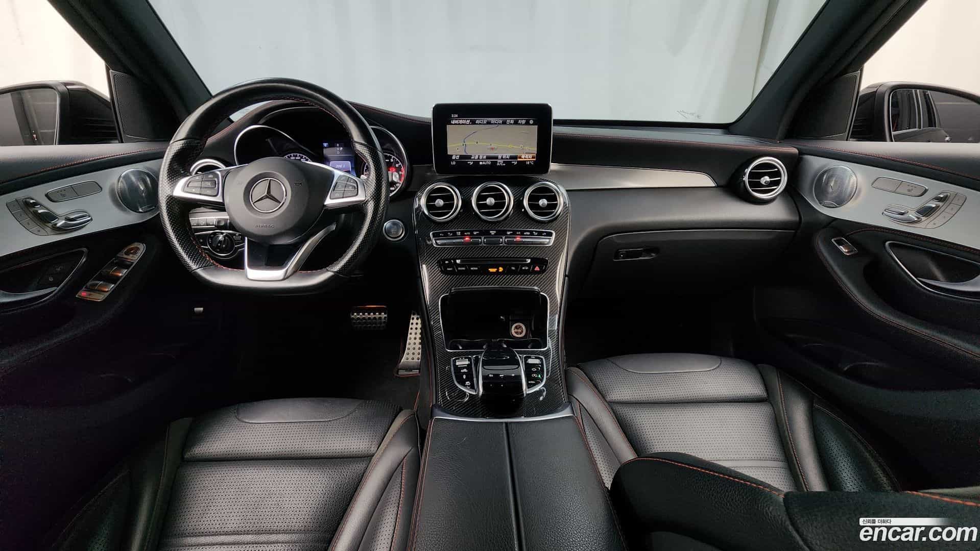 GLC-Class Mercedes-Benz 2016.11-INNER-007