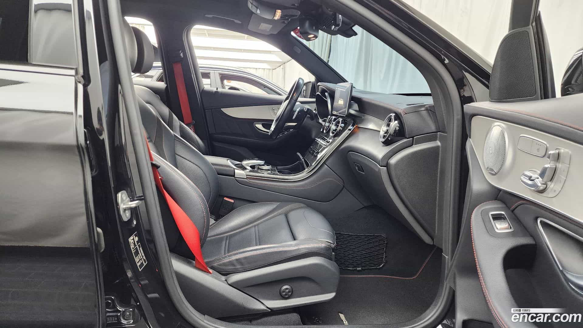 GLC-Class Mercedes-Benz 2016.11-OPTION-015