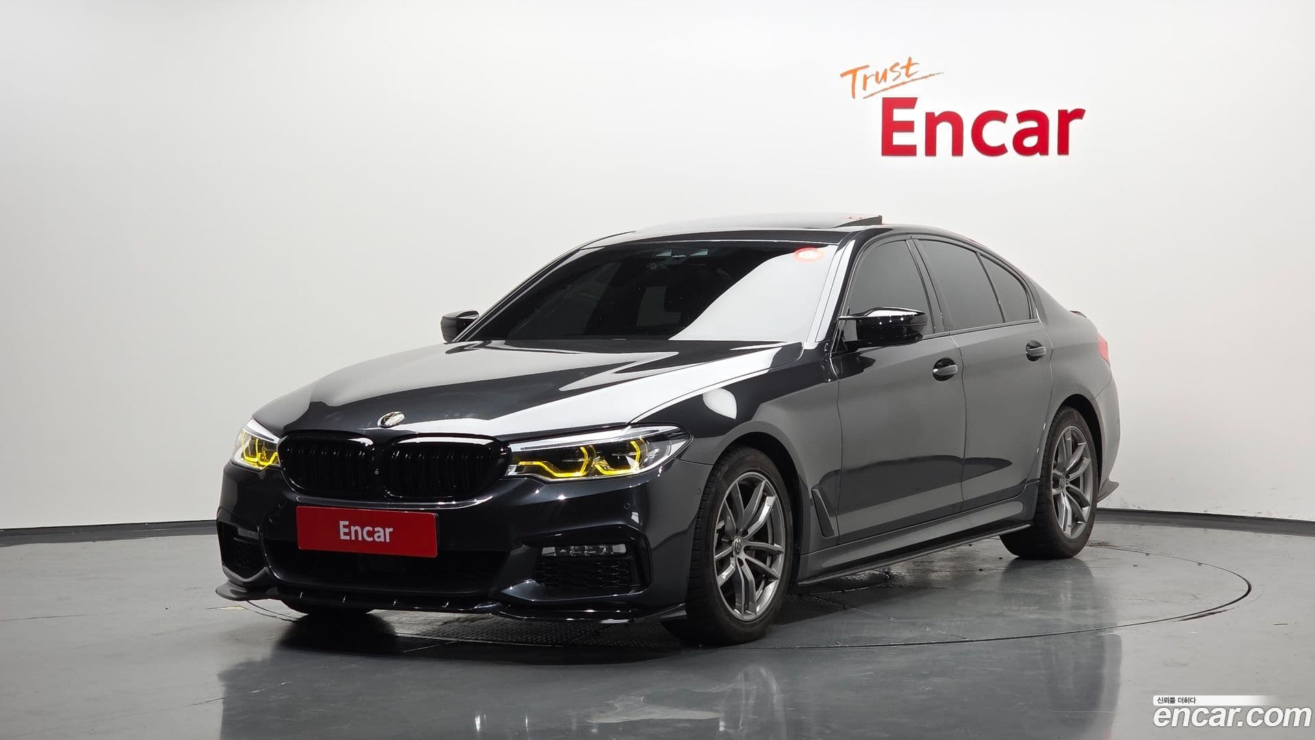 Main__Slider__Photo:5-Series BMW 2018.4-0