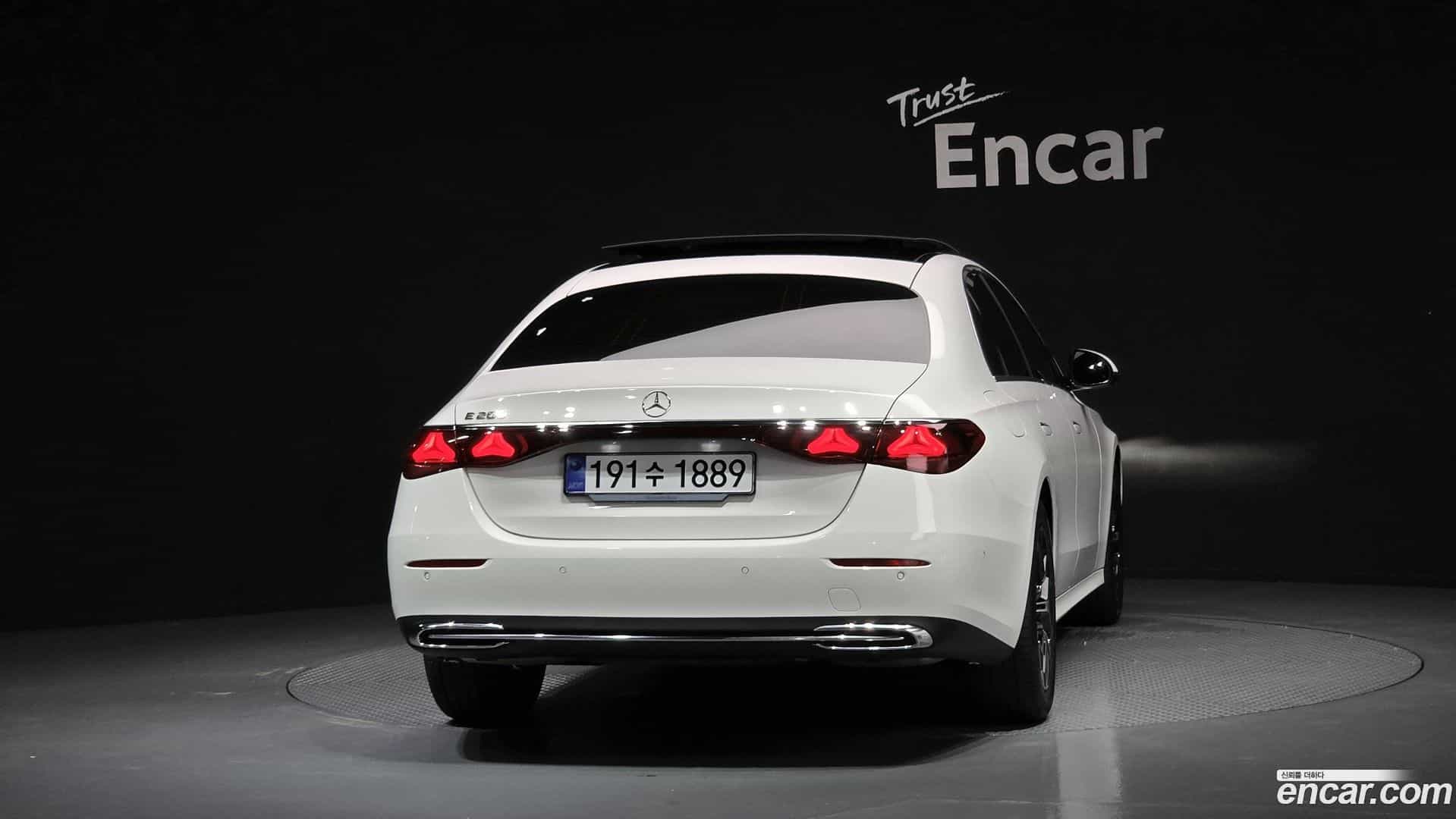 E-Class Mercedes-Benz 2025.5-OUTER-004