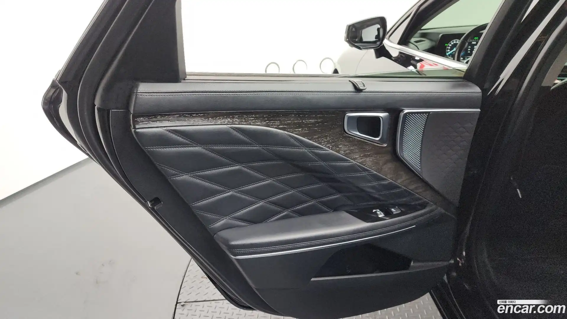 K8 Kia 2022.0-INNER-035