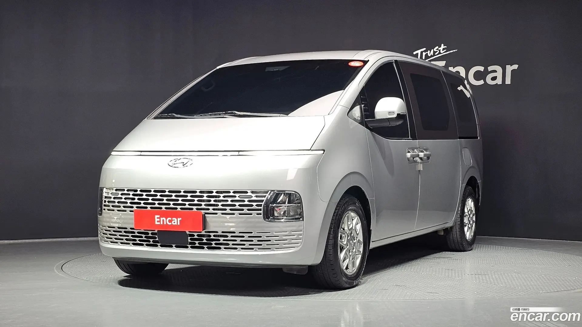 Main__Slider__Photo:Staria Hyundai 2023.6-0
