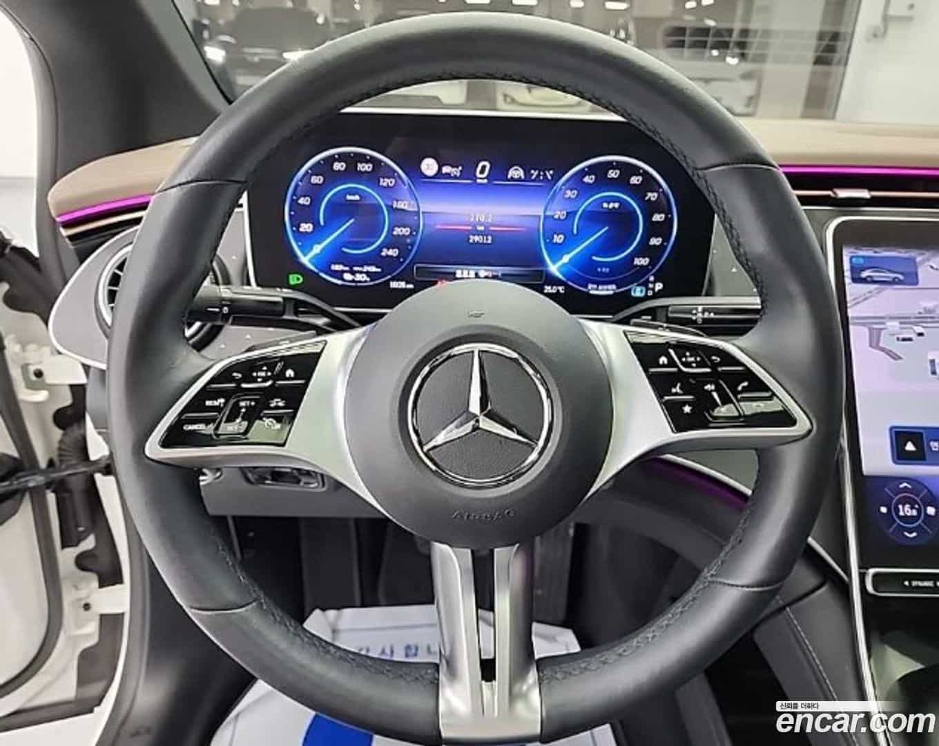 EQE Mercedes-Benz 2023.11-INNER-009