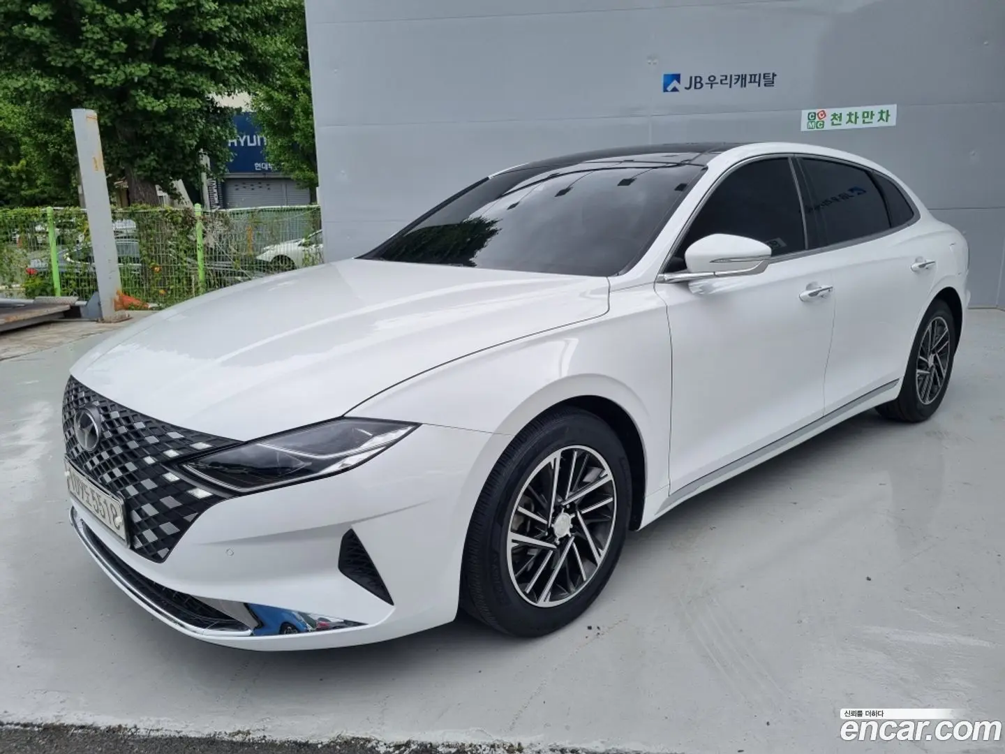 Main__Slider__Photo:Grandeur Hyundai 2020.6-0