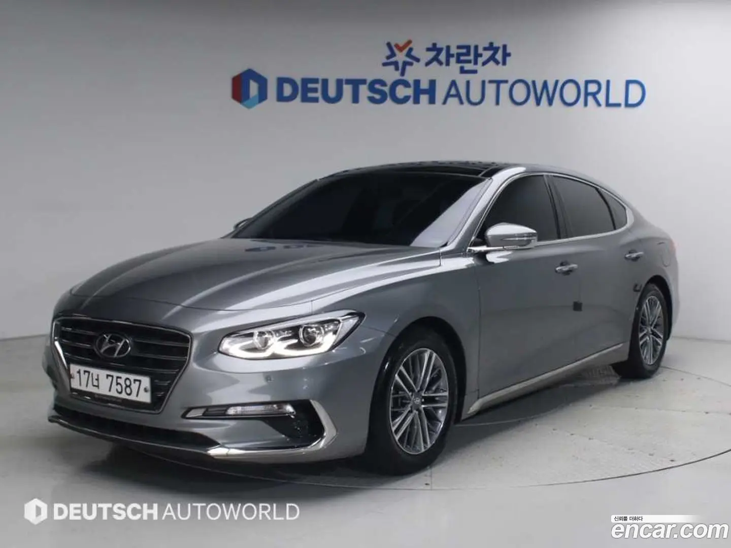 Main__Slider__Photo:Grandeur Hyundai 2017.1-0
