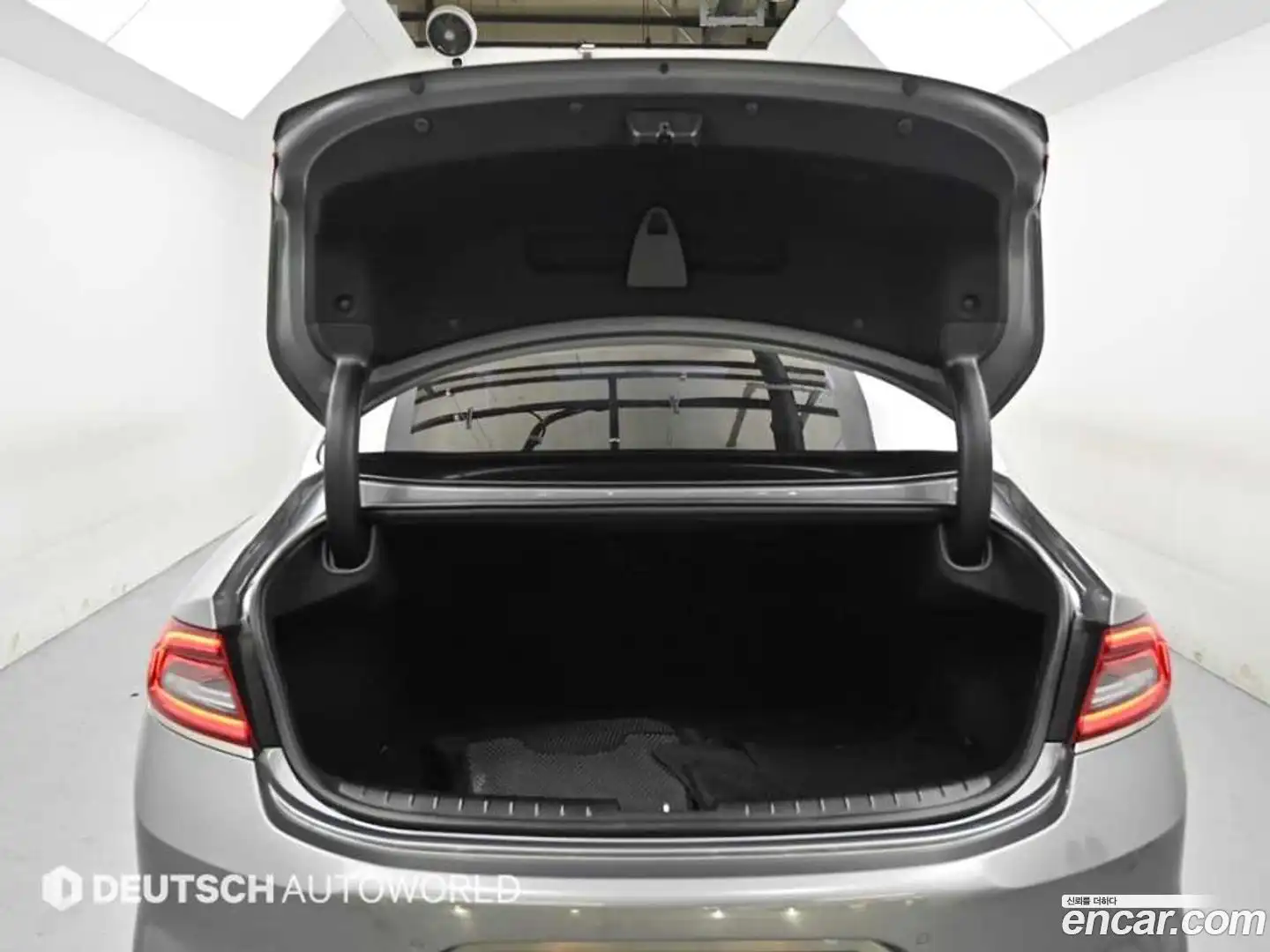 Grandeur Hyundai 2017.1-OPTION-023