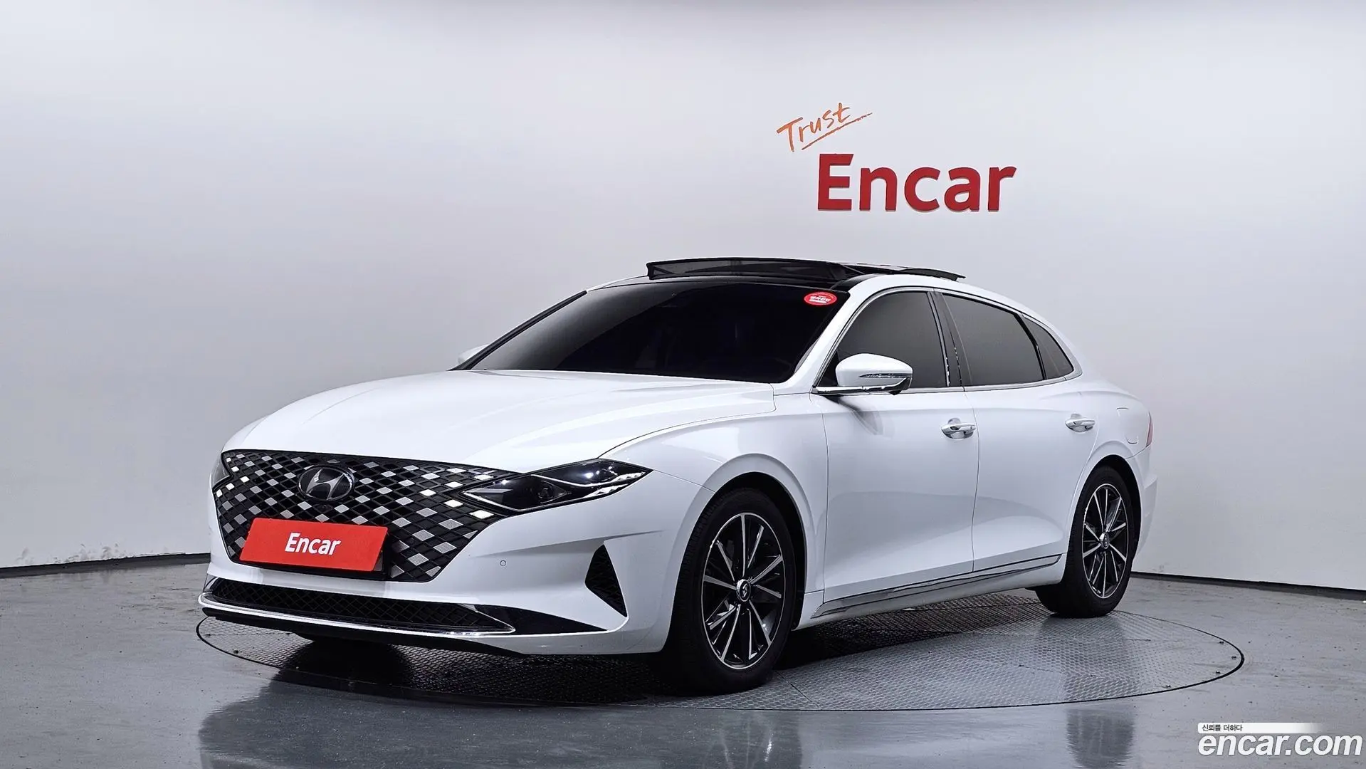 Main__Slider__Photo:Grandeur Hyundai 2020.3-0