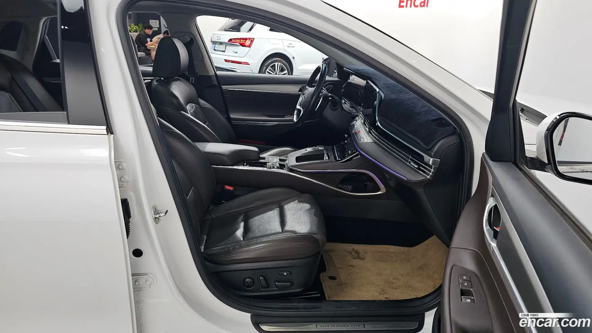Grandeur Hyundai 2020.3-INNER-036